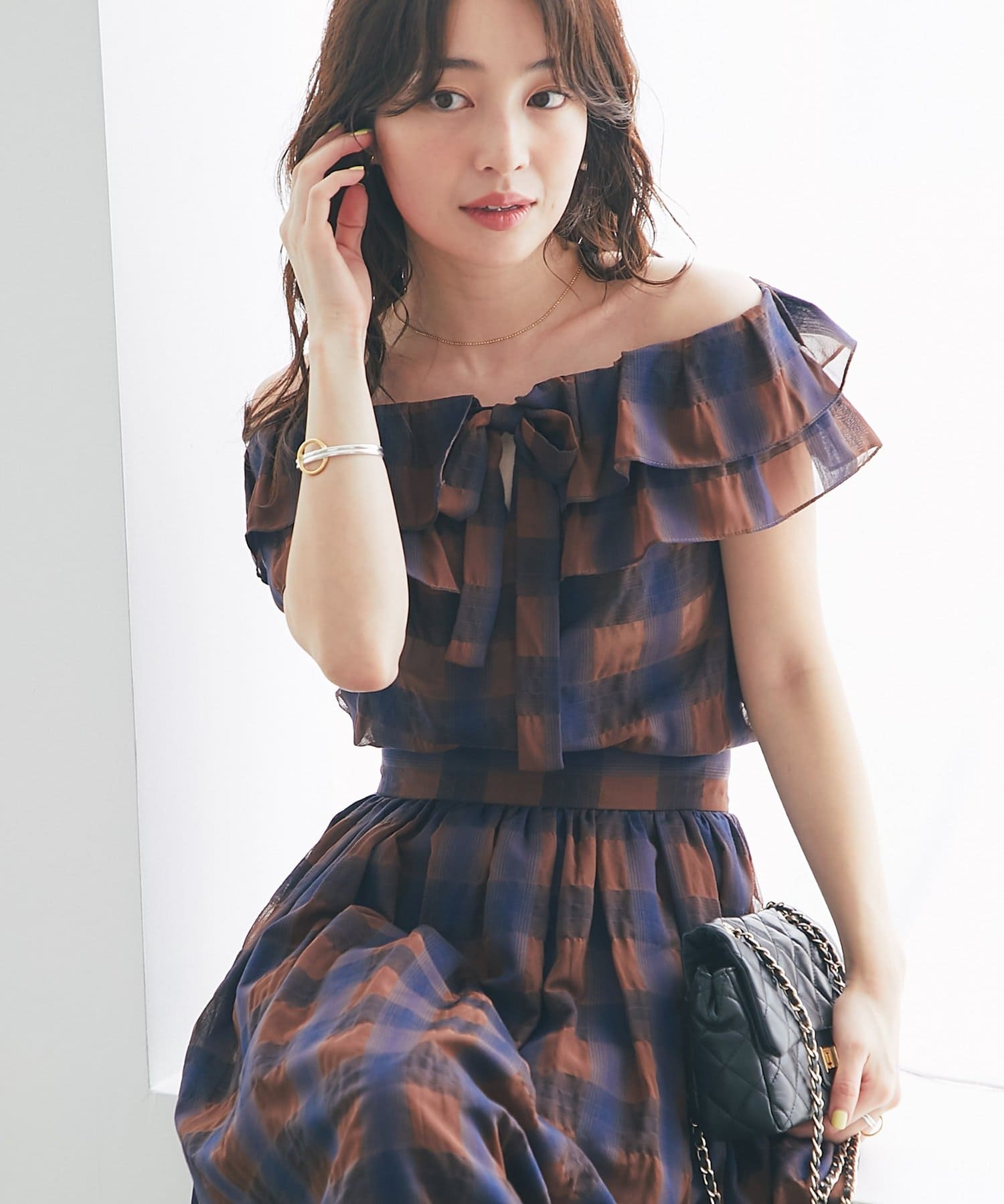 La boutique BonBon(ラブティックボンボン) 【セットアップ可】シアーオンブレーチェック２WAYフリルオフショルブラウス