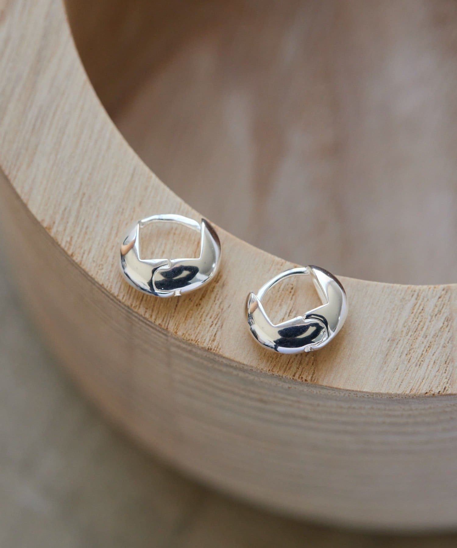 ear PAPILLONNER(イア パピヨネ) 《スターリングシルバー使用》ミニカゴピアス