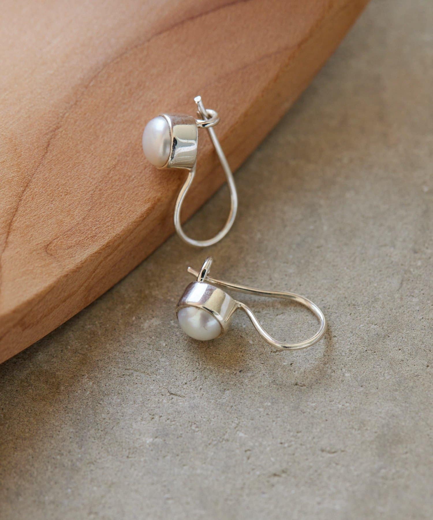 ear PAPILLONNER(イア パピヨネ) 《WEB＆一部店舗限定/スターリングシルバー使用》小粒パールピアス