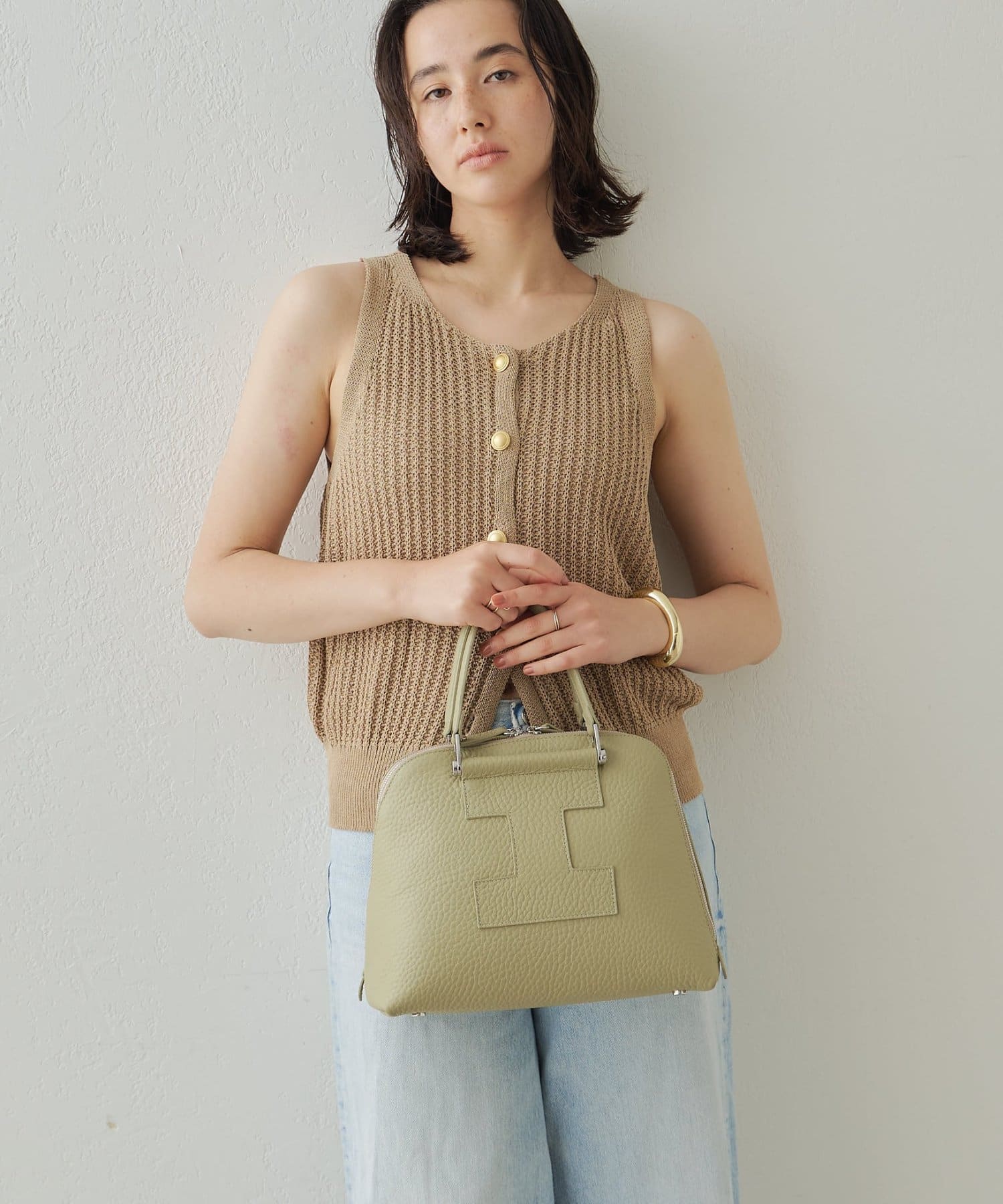 【BEST SELLER】GHIBLI-4126　ALCE秋冬コレクションの展開を先駆け、今シーズンの限定色が新登場！●「I」ロゴが大きくあしらわれたトートシリーズ●オケージョンシーンにも活躍するクラ