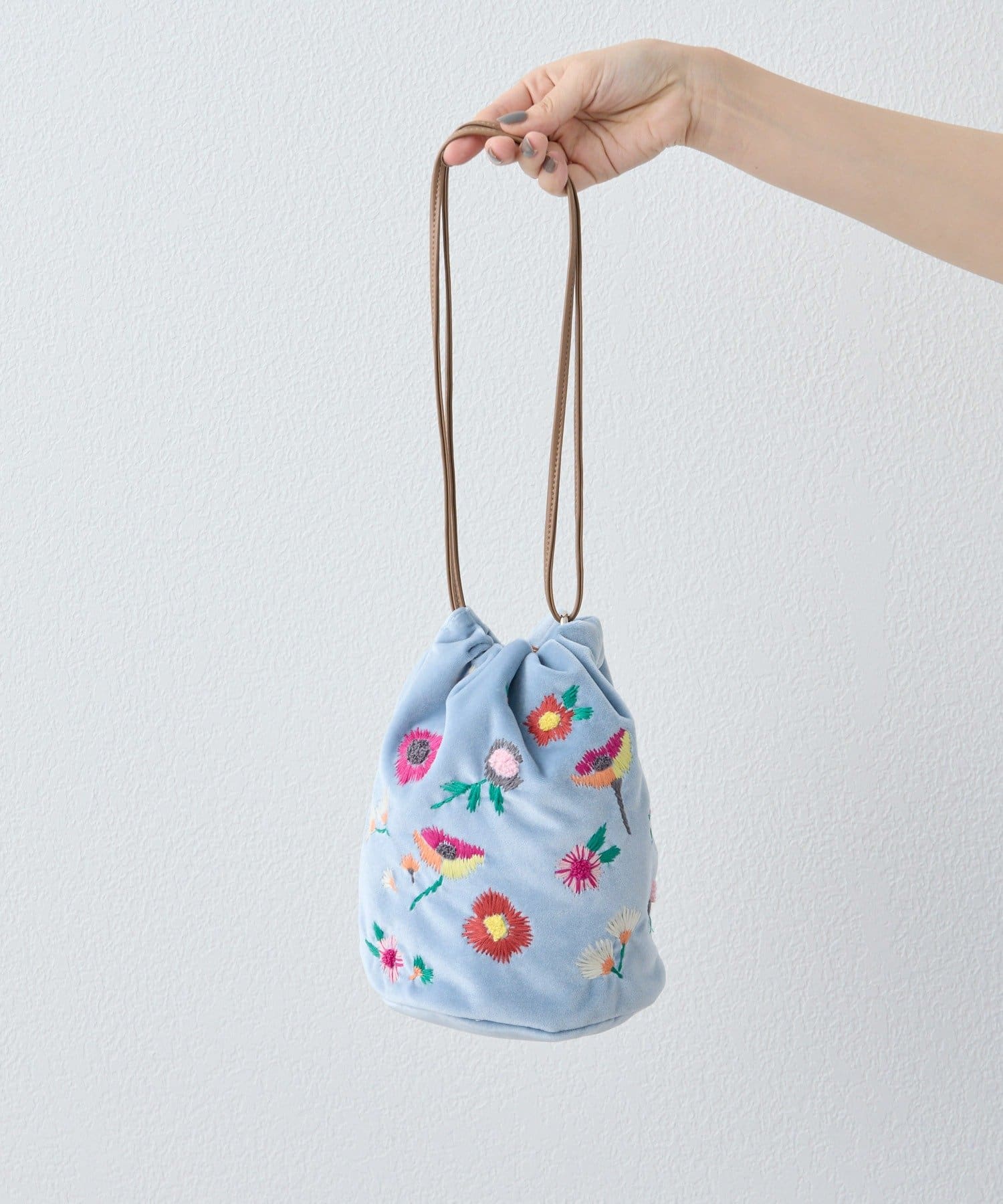 ホットなアイテム、ホットな節約 刺しゅう巾着バッグ | パピヨネ PAPILLONNER(イア ear バッグ