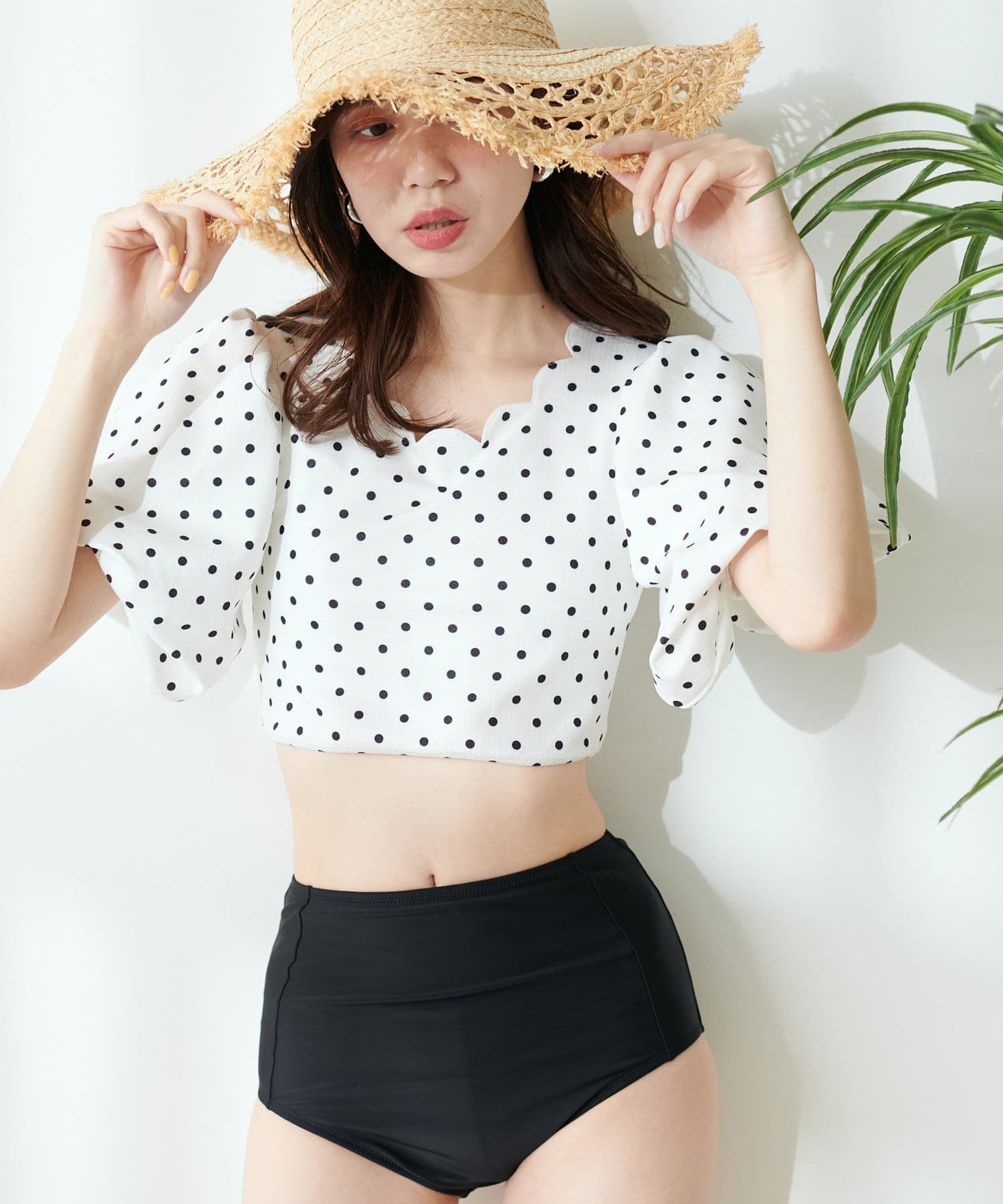 【2024SS natural couture】スカラップデザインのスイムウェアが登場！ぽこぽこした素材と衿ぐりのスカラップデザインが可愛く、ふわっとしたお袖で気になる二の腕も隠してくれる優秀アイテム