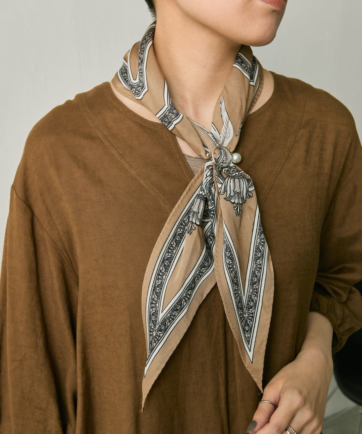 イアパピヨネ　ストール　新品 コンテンポラリー柄シアーストール | ear PAPILLONNER(イア