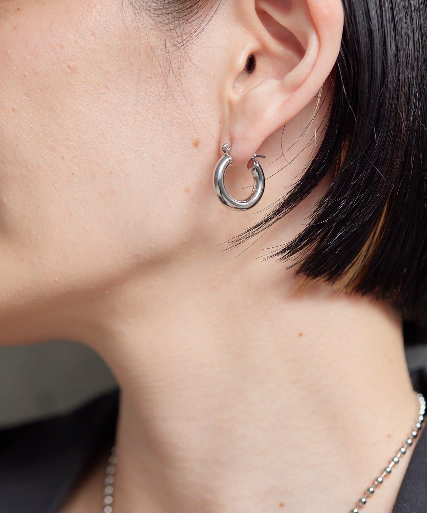 ear PAPILLONNER(イア パピヨネ) インサイドボールフープピアス