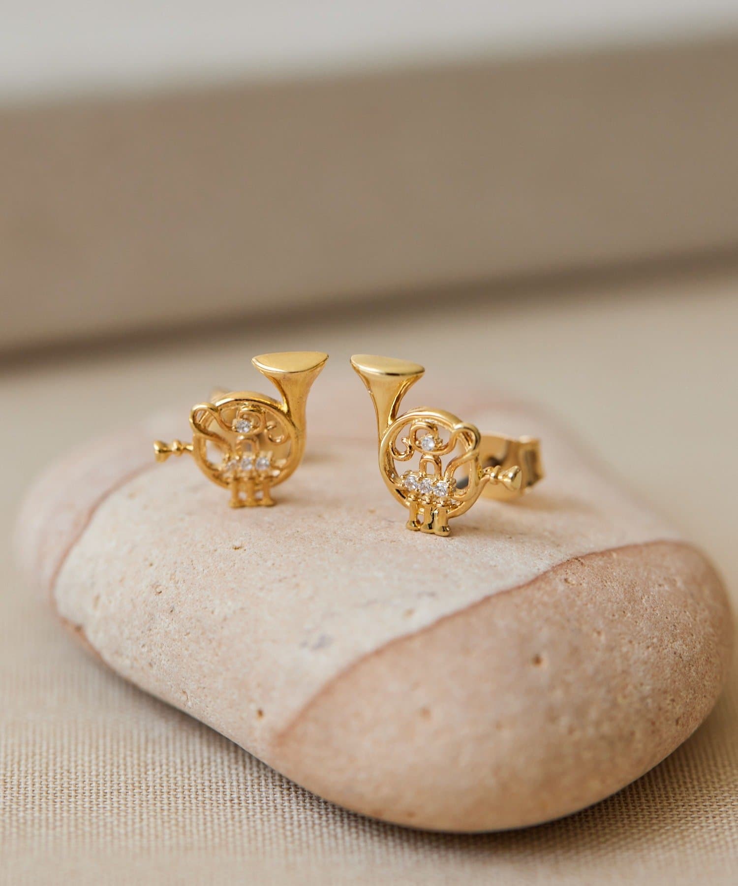 ear PAPILLONNER(イア パピヨネ) キラリ管楽器ピアス