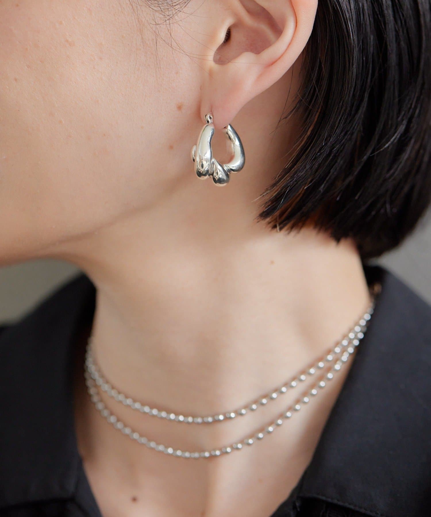 ear PAPILLONNER(イア パピヨネ) 《WEB＆一部店舗限定/スターリングシルバー使用》》おひねりフープピアス