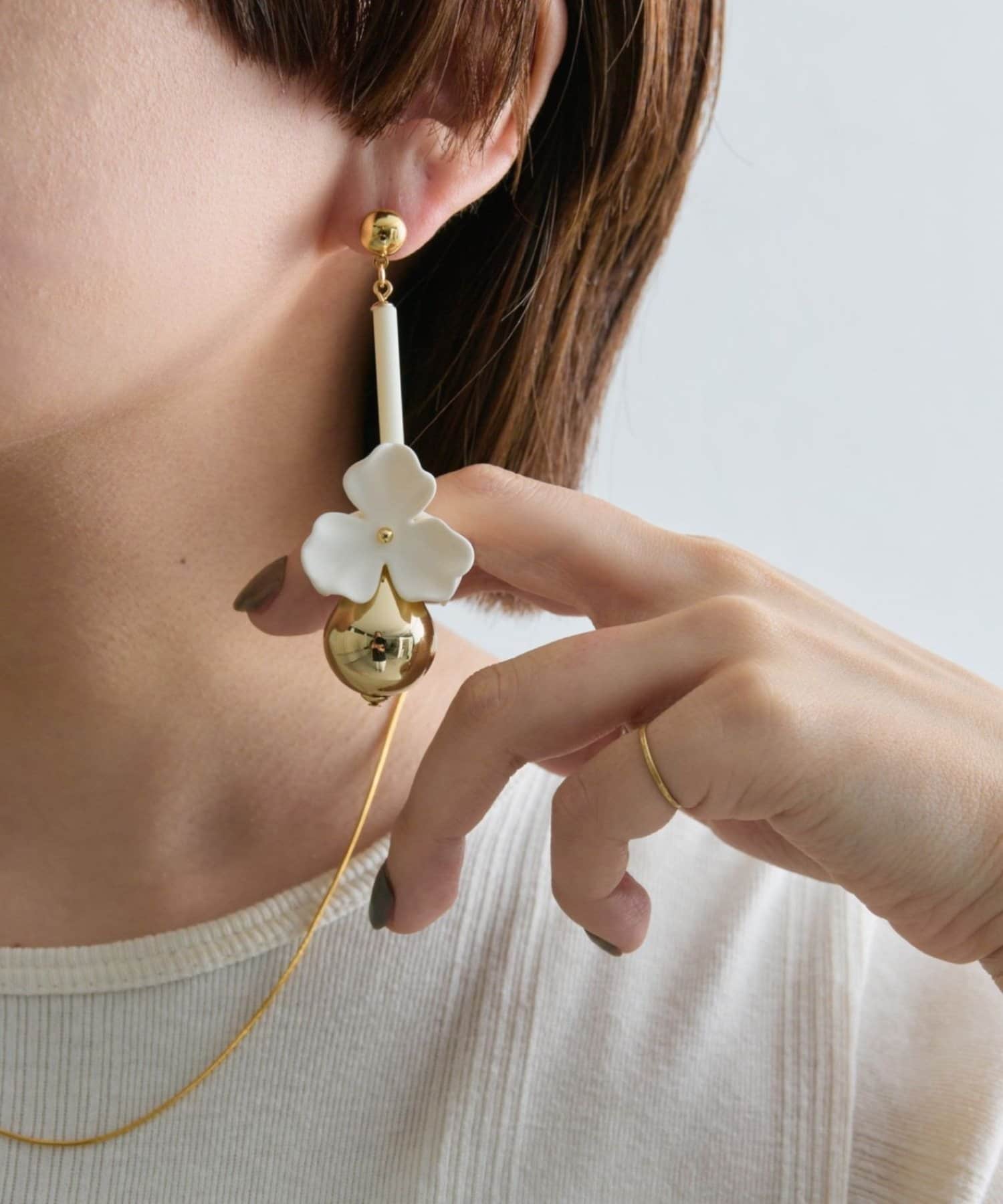 ear PAPILLONNER(イア パピヨネ) 《WEB＆一部店舗限定》BIGドロップフラワーピアス