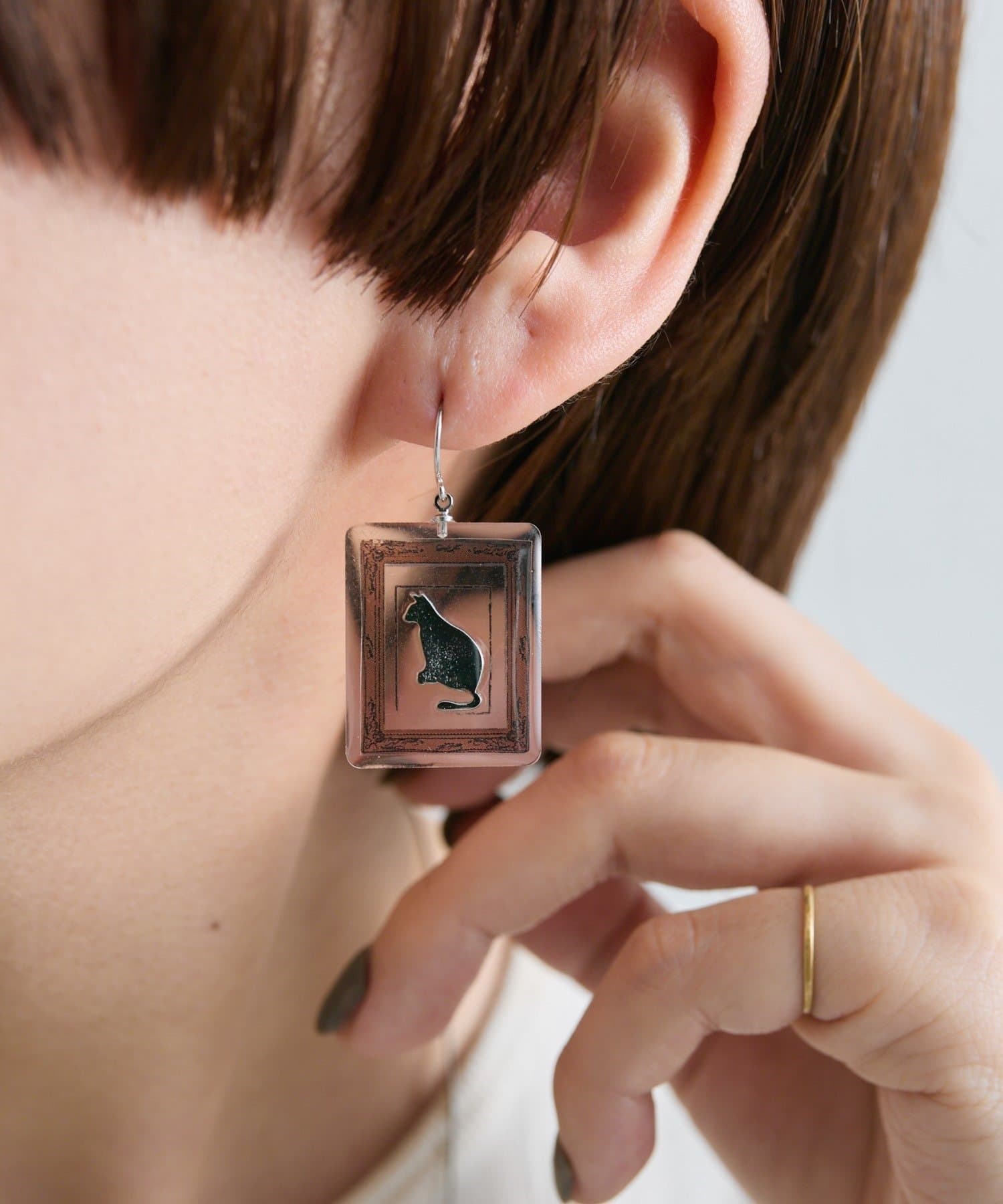 ear PAPILLONNER(イア パピヨネ) ピクチャーフレームピアス