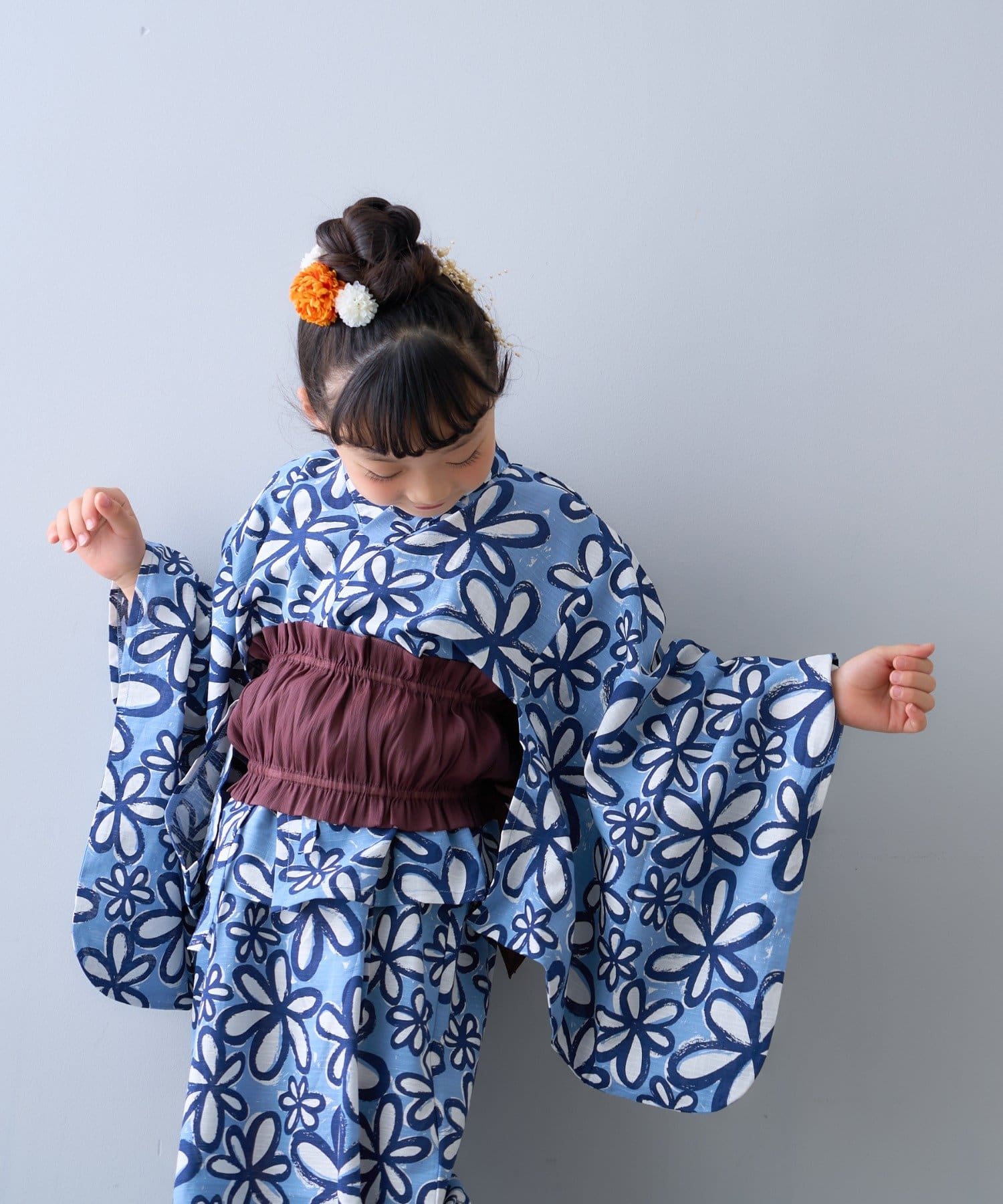 着付けが簡単でうれしい♡普段使いもできちゃう2WAYセパレート浴衣■デザイン"着付けが簡単×かわいい"が叶う、ママもお子様も嬉しい浴衣が登場！ゴム仕様になっている帯は、大きめリボン