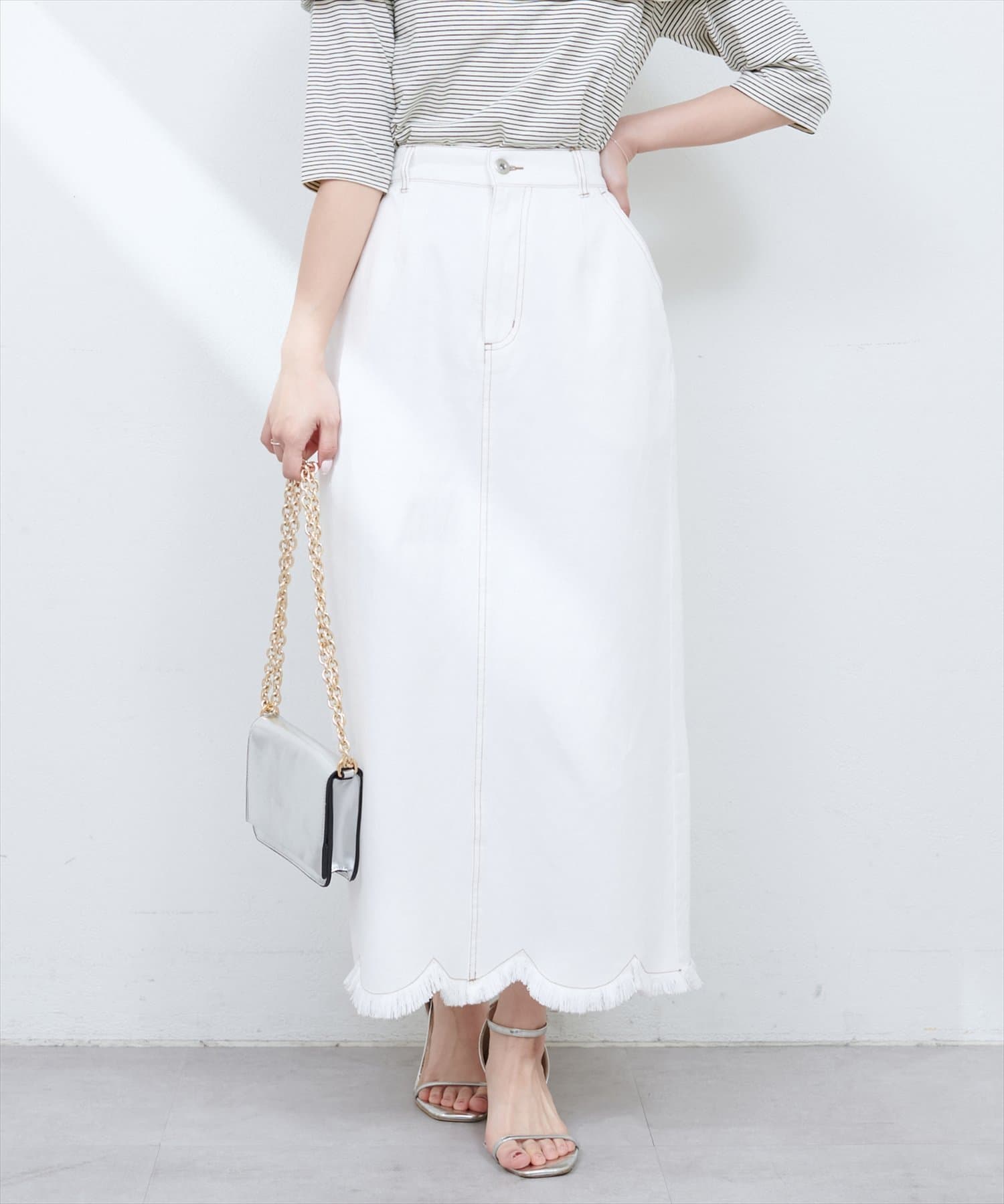 【2025SS natural couture】裾フリンジスカラップデニムスカートWEB限定サイズ：Lサイズ■Design軽やかなフリンジとスカラップが、いつものデニムスタイルをアップデートするスカー