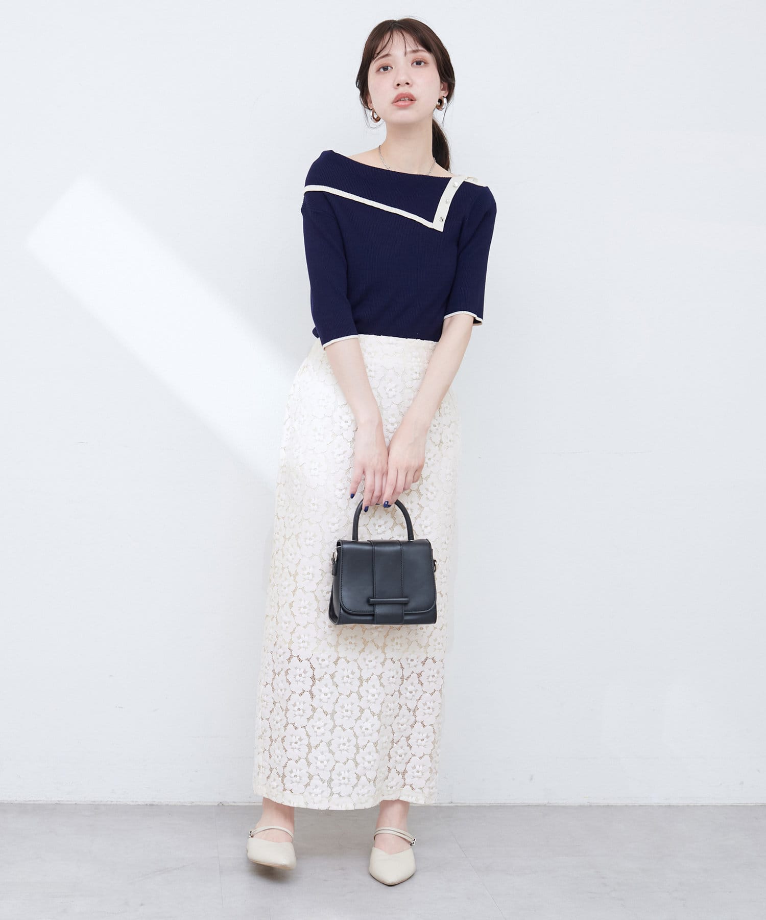 natural couture(ナチュラルクチュール) 【WEB限定】オフショルアシメネックリブニット