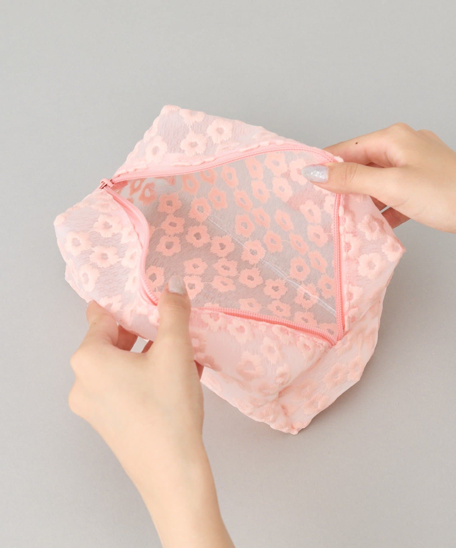Lattice(ラティス) お花刺繍ポーチ(L)