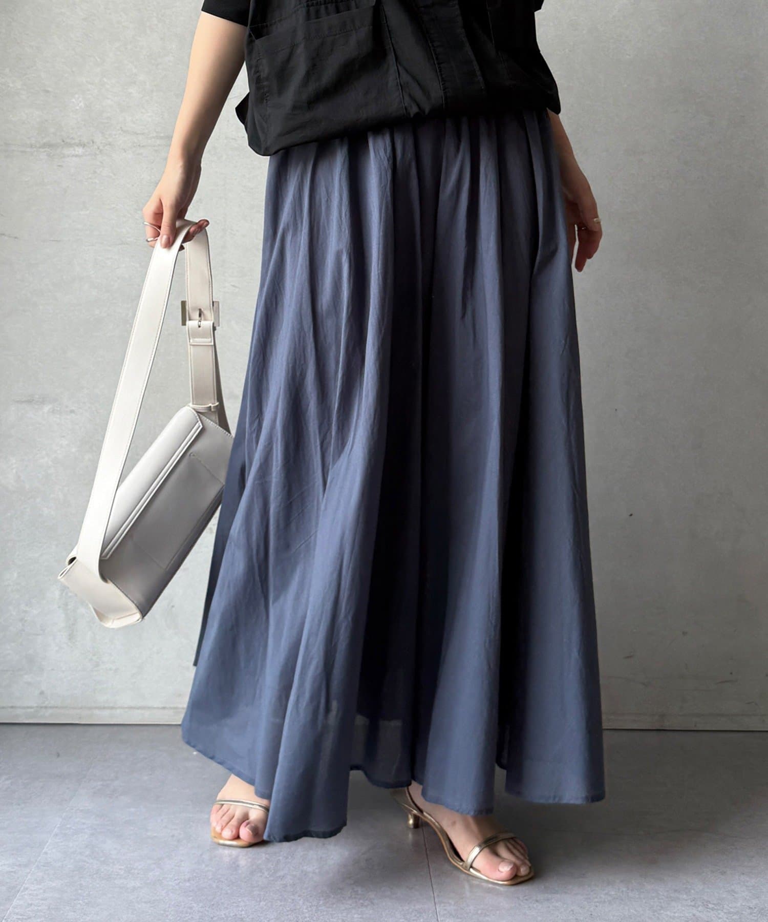 ■2025 SPRING & SUMMER ITEM■WEB限定!コットンフレアスカート美しいフレアシルエットがウエストからふんわり広がるデザインで、体型を選ばずスタイルアップ効果も◎シンプル