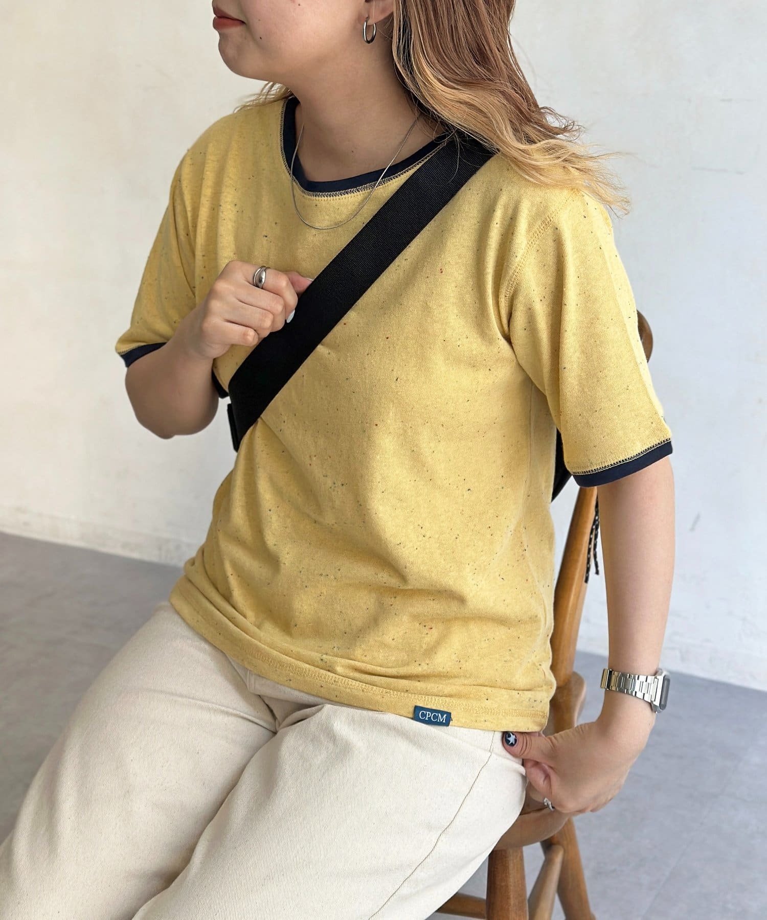 抜け感をプラス！トレンド感あふれるシアーTシャツ大人気のシアーTに新色を加え、半袖になって登場！透け感のある素材が、軽やかで涼しげな印象を与えます。インナーとの組み合わせ次第で、様々な表情を楽しめるの