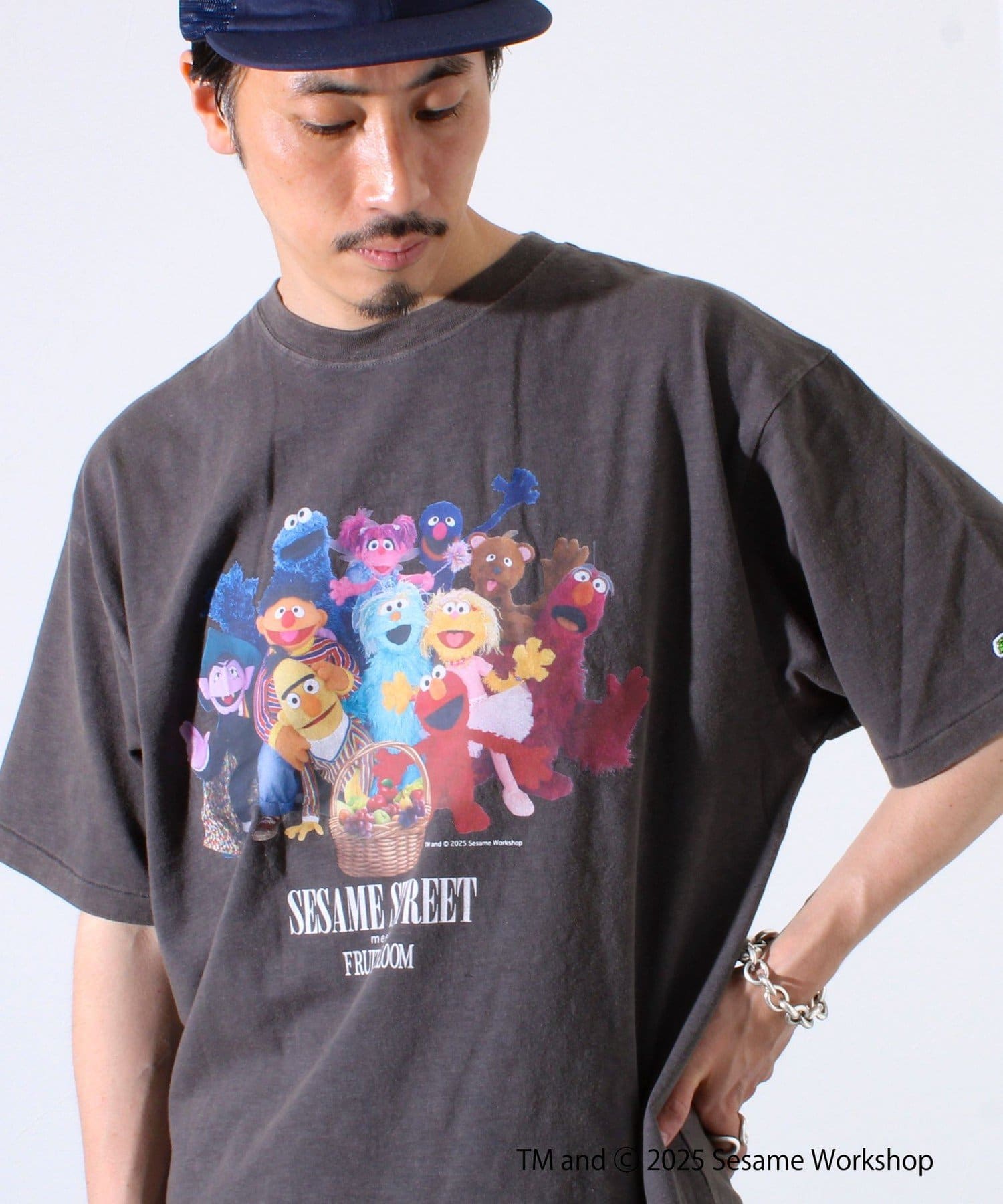 FREDY & GLOSTER(フレディ アンド グロスター) 【SESAME STREET×FOTL】 Photo T-Shirt D