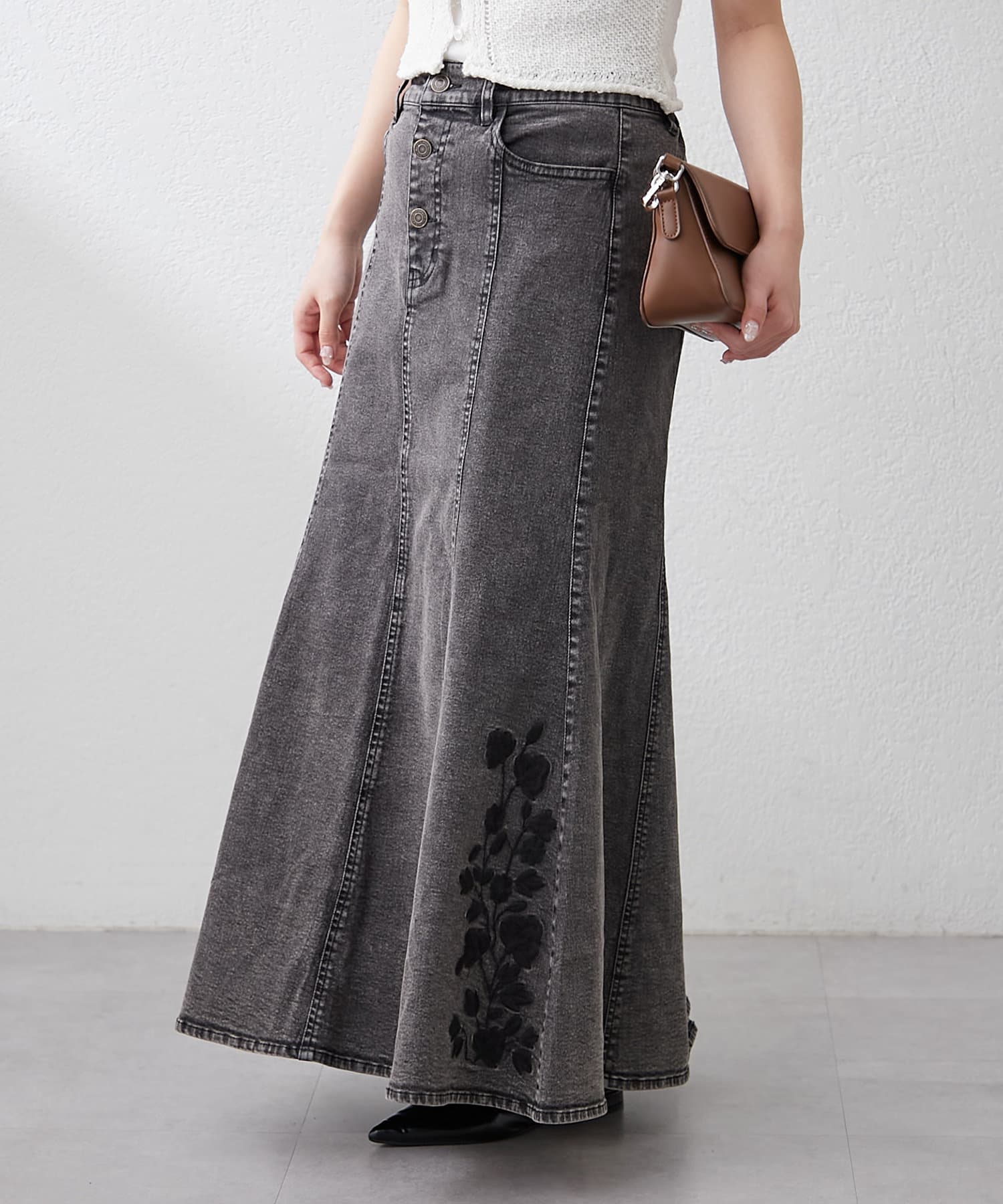 【スティッチ様★専用】デニム☺︎リメイク☺︎オーバーオール スカート☺︎チャーム スティッチ様☆専用】デニム☺︎リメイク☺︎オーバーオール