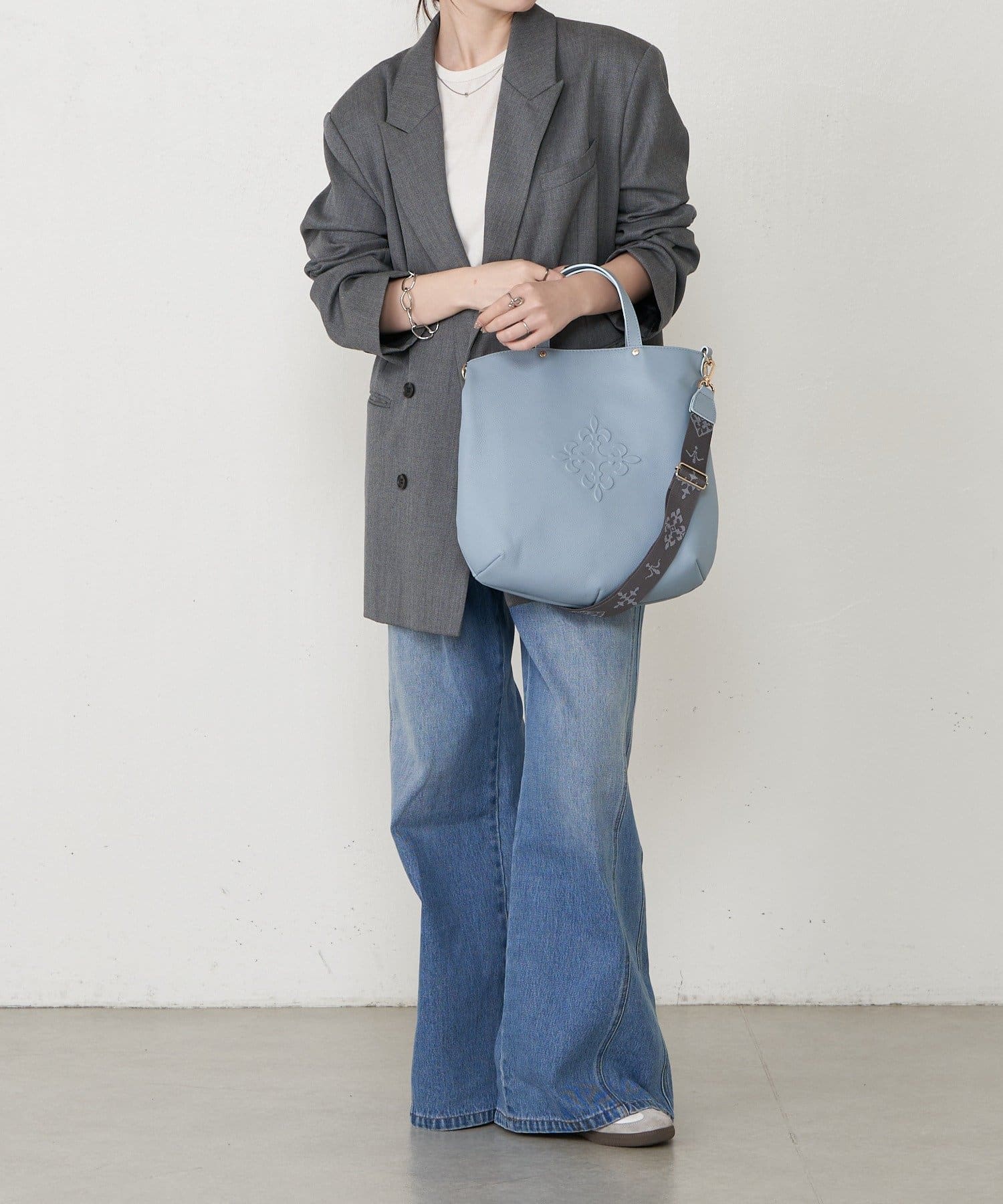 russet(ラシット) スリム2WAYトートバッグ <エンボスモノグラム>