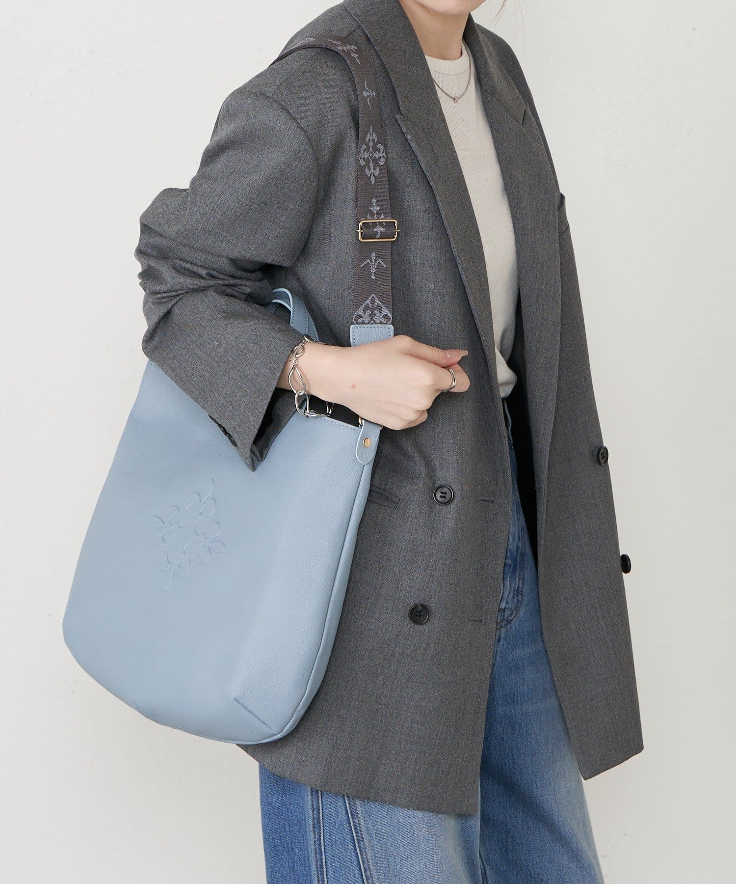 russet(ラシット) スリム2WAYトートバッグ <エンボスモノグラム>