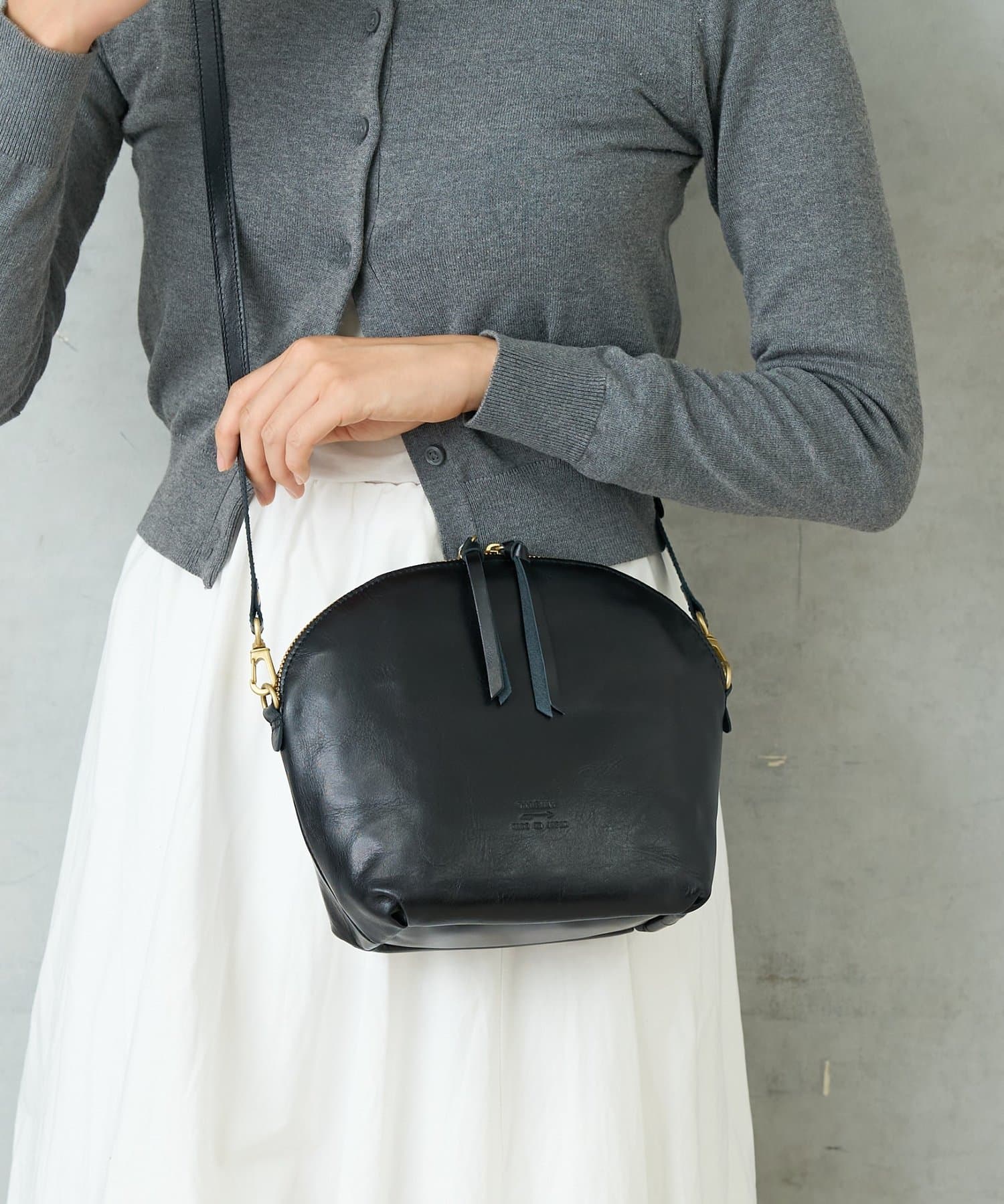 BIRTHDAY BAR(バースデイバー) LIGHT LEATHER SHOULDER 軽量本革ショルダーバッグ