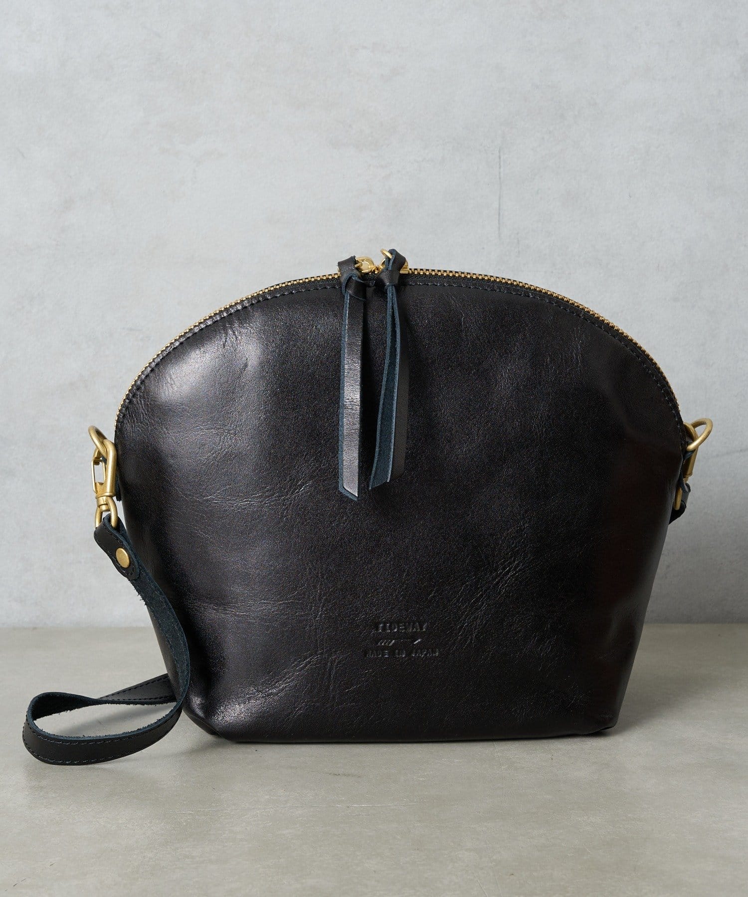 BIRTHDAY BAR(バースデイバー) LIGHT LEATHER SHOULDER 軽量本革ショルダーバッグ