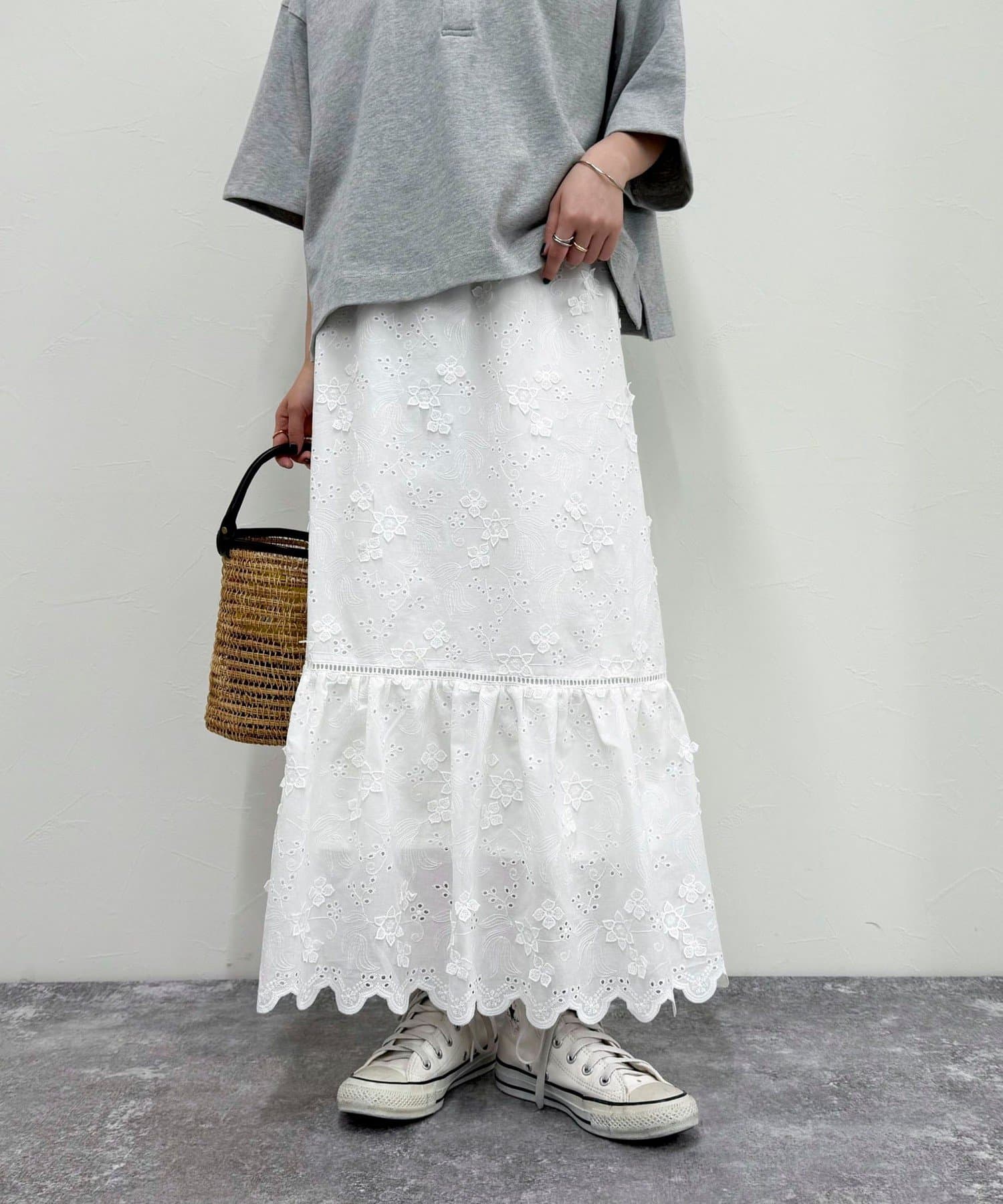 ◇fredy emue◇【2025 SS】程よい甘さで夏コーデに合わせやすいレーススカート●point・コットンの立体的な刺繍生地が可愛いスカートです・動くたびにふんわりと揺れるシルエットが綺麗で、裾