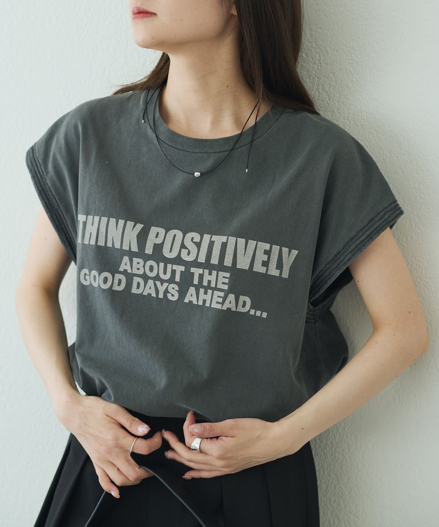 PUAL CE CIN(ピュアルセシン) 袖口太糸ステッチロゴプリントTシャツ