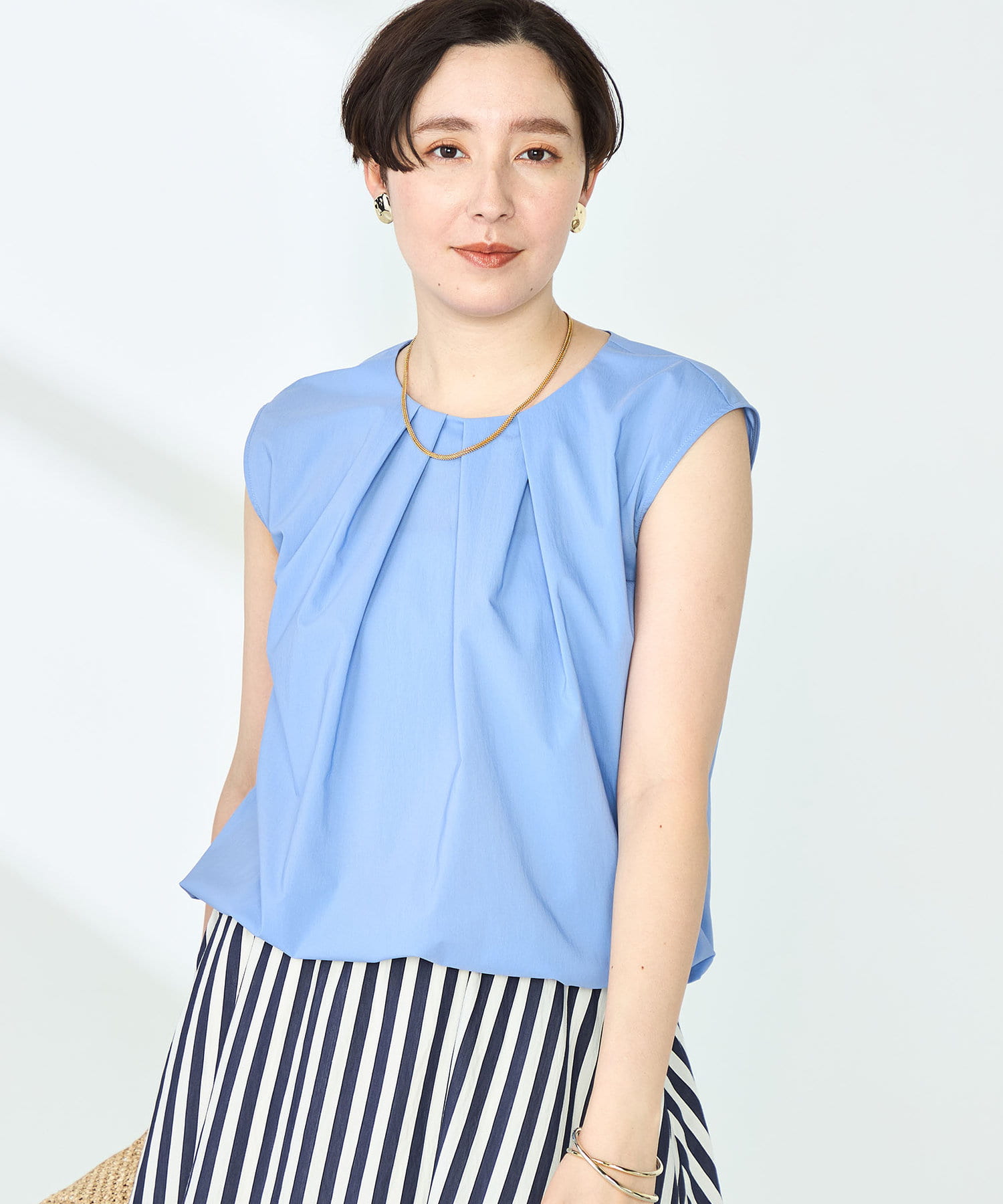 ◇25SS◇NOLLEY'S◆Point・衿ぐりにアシメトリータックを入れたフレンチスリーブブラウス・撥水/UVカット/接触冷感など、夏に必須な高機能を備えたタフタ素材を使用・梅雨や豪雨・台