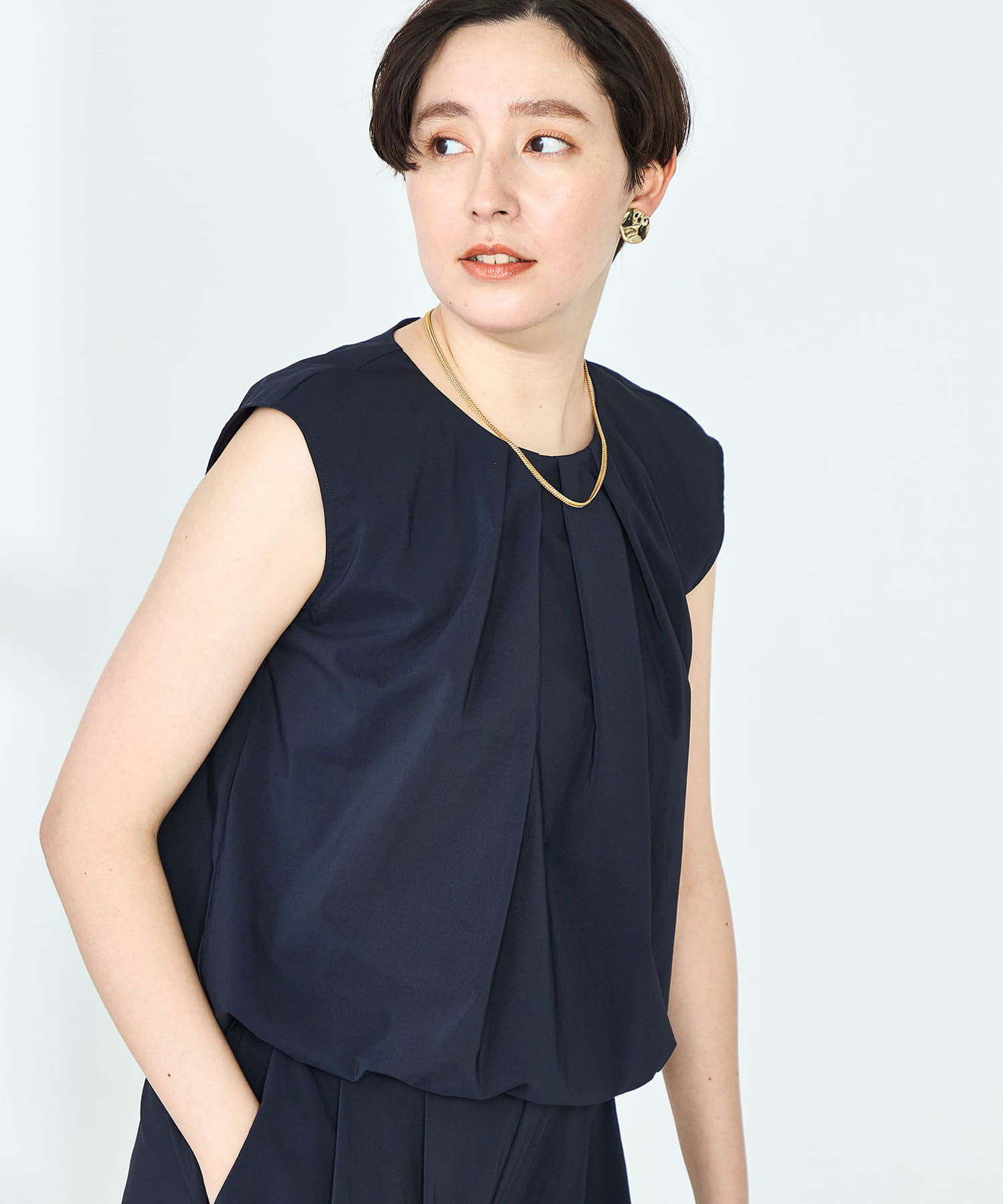 ◇25SS◇NOLLEY'S◆Point・衿ぐりにアシメトリータックを入れたフレンチスリーブブラウス・撥水/UVカット/接触冷感など、夏に必須な高機能を備えたタフタ素材を使用・梅雨や豪雨・台