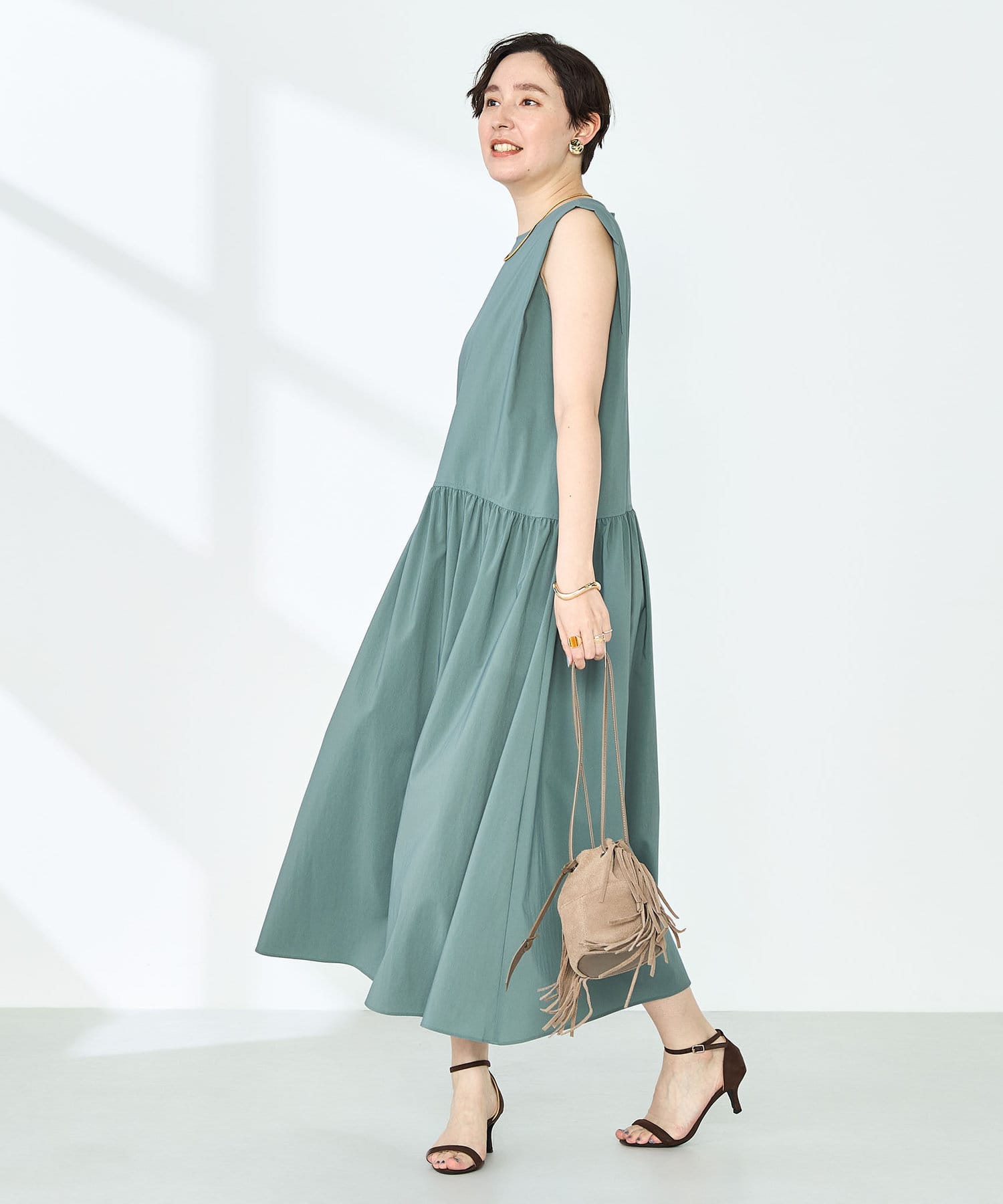 ◇25SS◇NOLLEY'S◆Point・肩タック入りで気になる腕廻りをカバーしてくれるギャザー入りワンピース・撥水/UVカット/接触冷感など、夏に必須な高機能を備えたタフタ素材を使用・梅雨