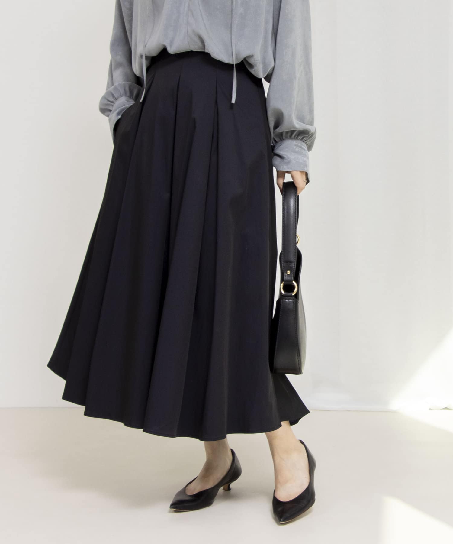 ◇25SS◇NOLLEY'S sophi◆Point・オンオフ兼用で着回せるタックフレアスカート・ベーシックなデザインで、幅広いシーンに活躍・程よいハリ感のあるタフタ素材を使用・シーズンレス