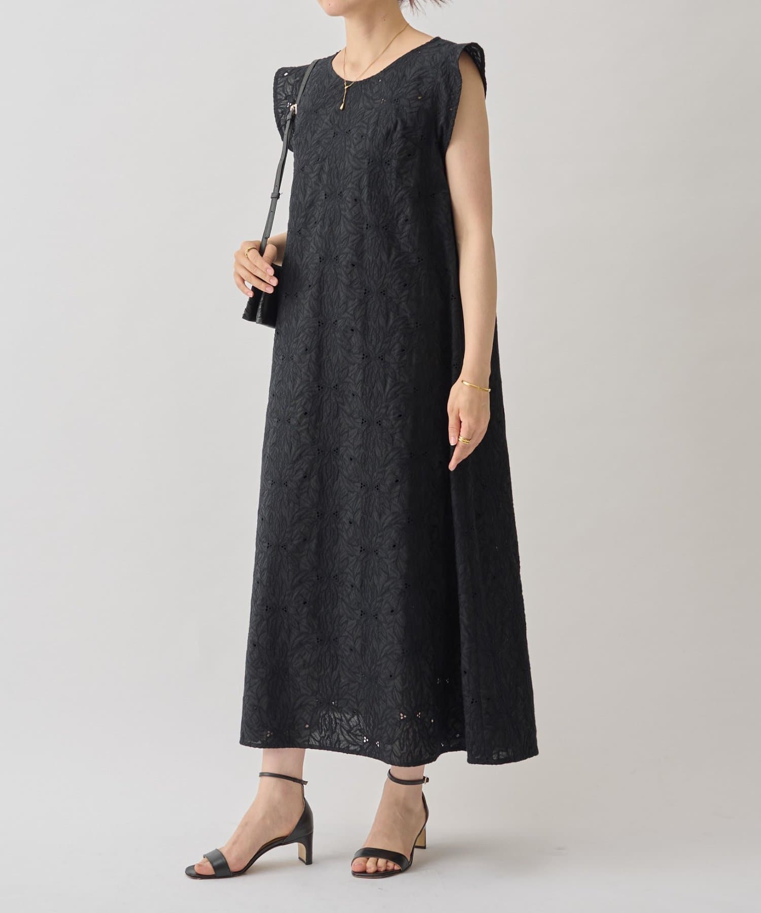 新品タグ付　ACUTA 刺繍ブラウス　インナーワンピースセット soffito 新品タグ付 ACUTA 刺繍ブラウス インナーワンピースセット