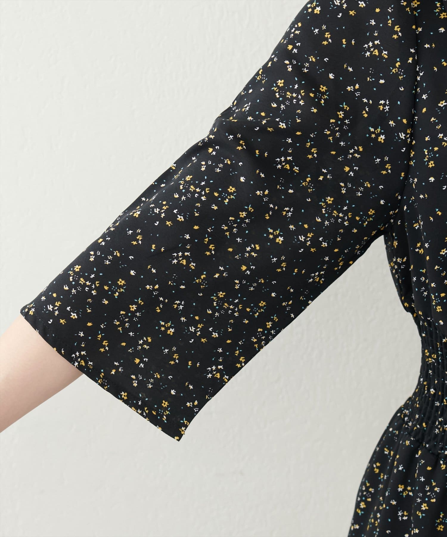 NICE CLAUP / OLIVE des OLIVE OUTLET(ナイスクラップ  / オリーブ デ オリーブ アウトレット) 【natural couture】レトロ小花ワンピース