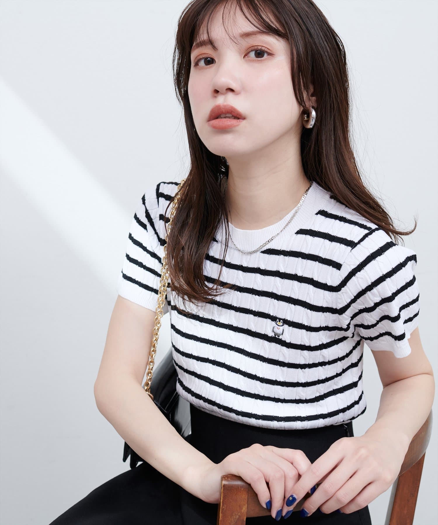 【2025SS natural couture】アニマル刺繍ケーブル半袖ニット■Design胸元にちょこんと佇むアニマル刺繍が、何気ない日常に癒しをプラス。立体的で表情豊かなケーブル編みは、シンプルな