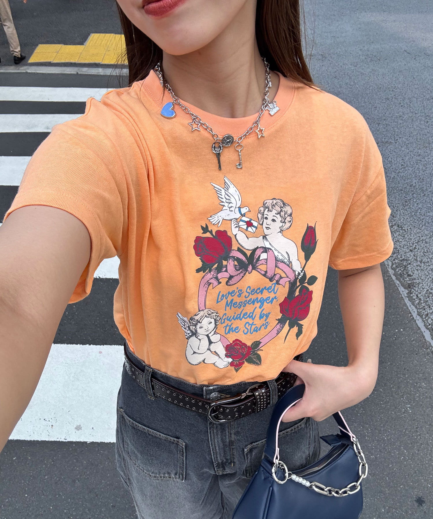 透け感とヴィンテージ感が絶妙な軽やかスラブTee▼ポイント薄手のスラブ素材が透け感を作り出し、抜け感たっぷりの着こなしが叶うTシャツ。コンパクトなサイズ感だから、どんなボトムとも相性抜群。古着のような