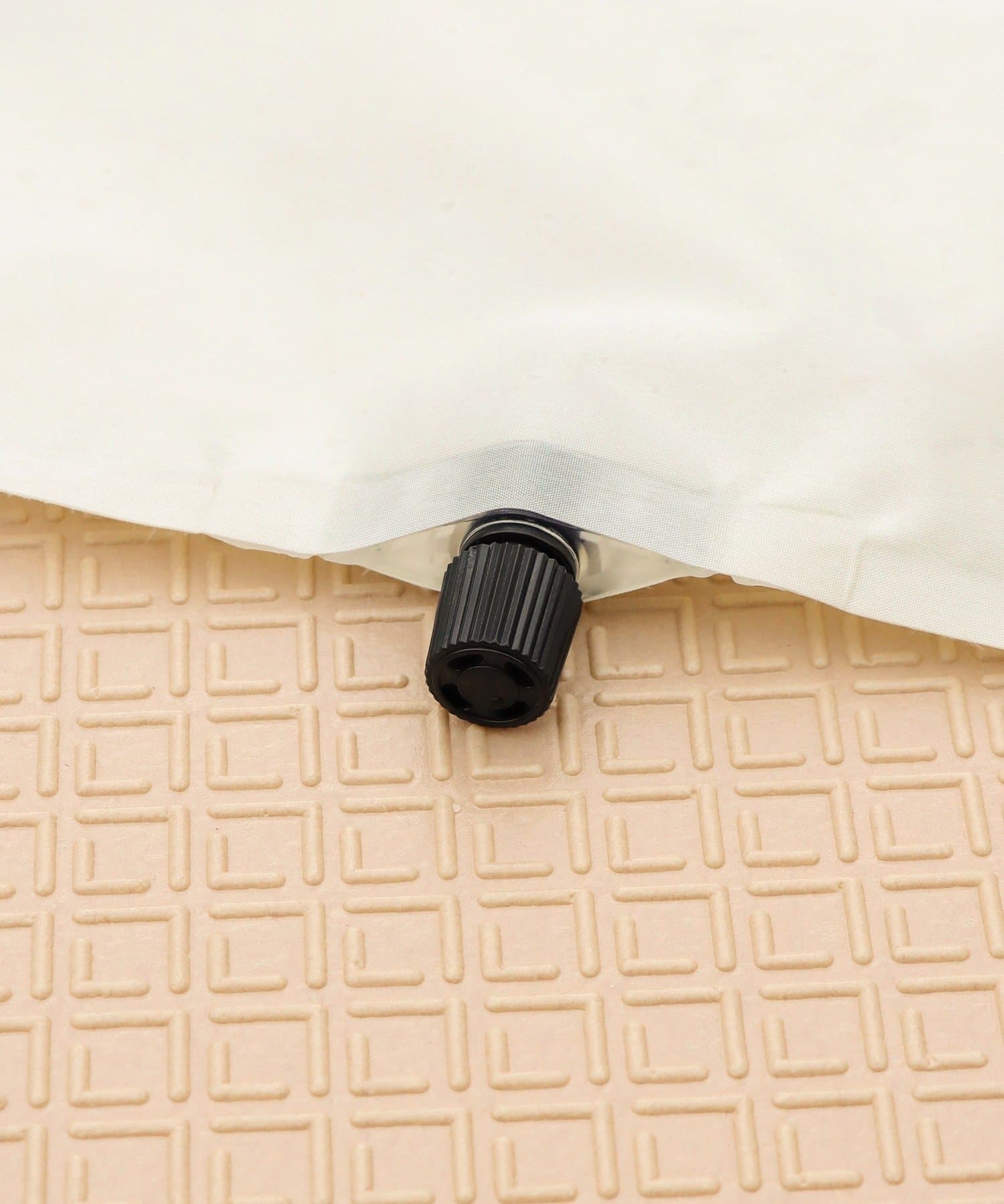 3COINS(スリーコインズ) 《持ち運べる！》脱水できる防水BAG