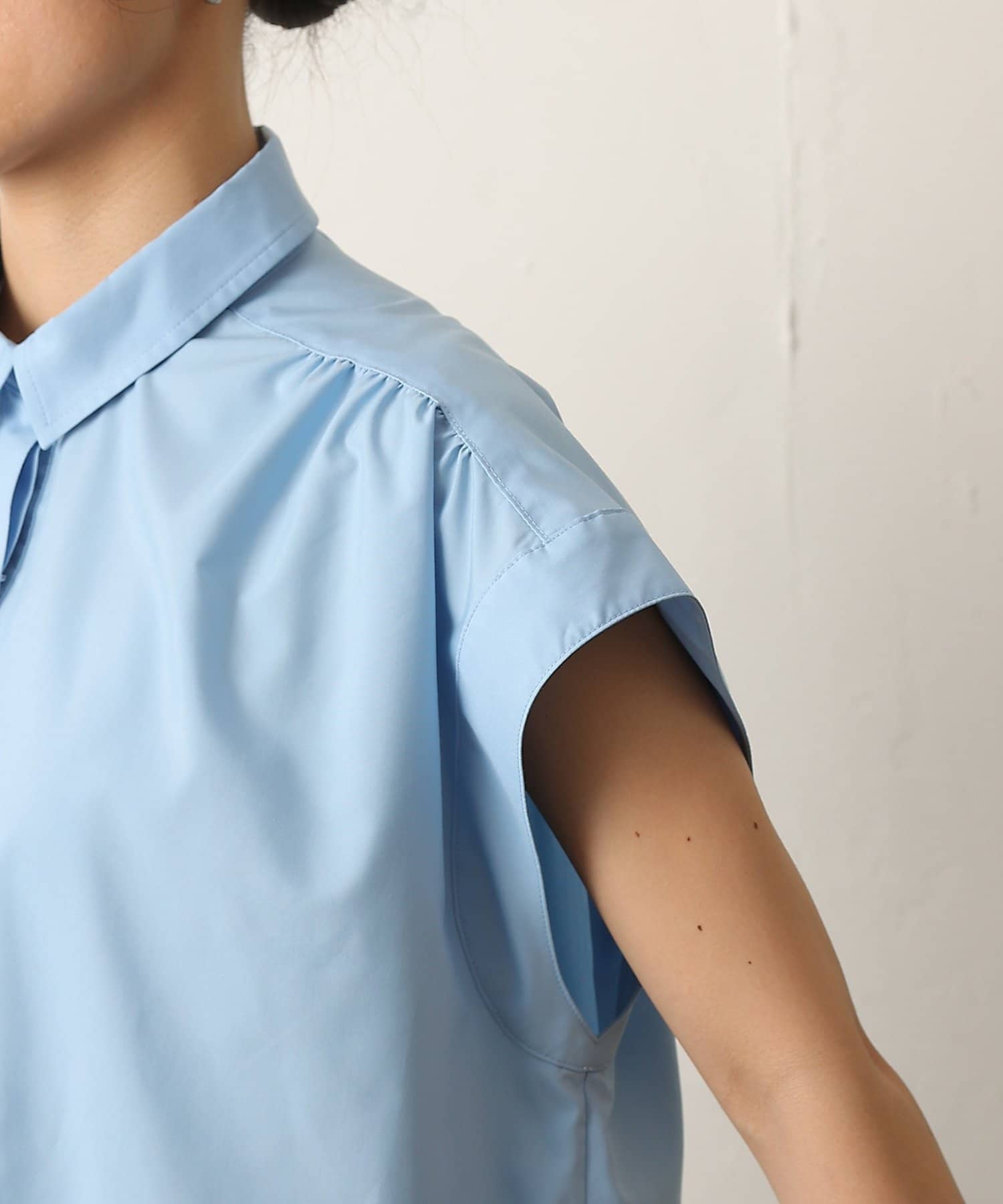 COLONY 2139(コロニー トゥーワンスリーナイン) ショルダーギャザーブラウス