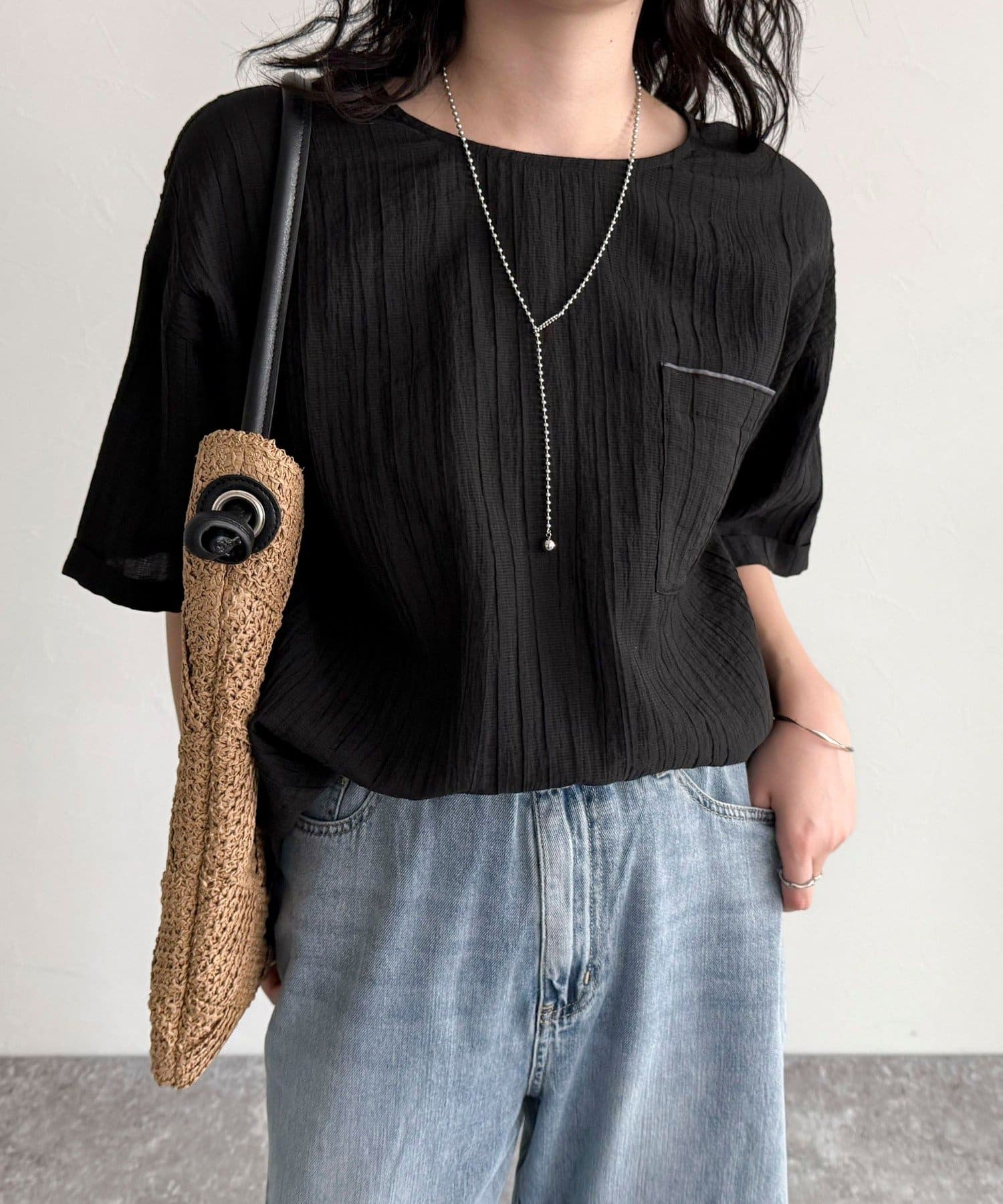 ◇fredy emue◇【2025 SS】清涼感のある半袖Tシャツブラウス●point・涼しげな素材感がシーズンムードを高めてくれるTシャツブラウスです・さらりとした薄手の素材で夏でも快適に着用してい