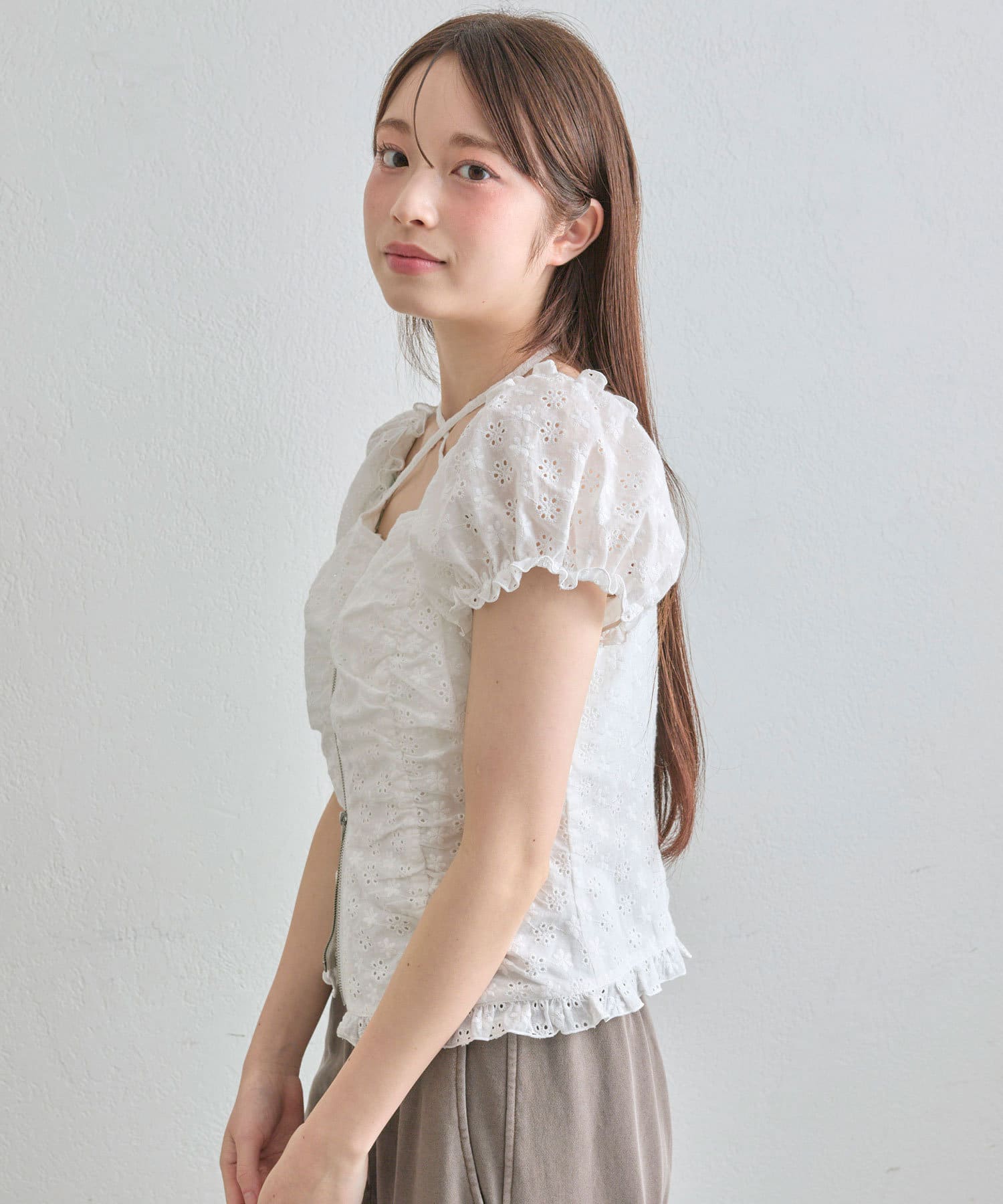 デコルテ綺麗見え】ダブルジップオフショルブラウス | OLIVE des