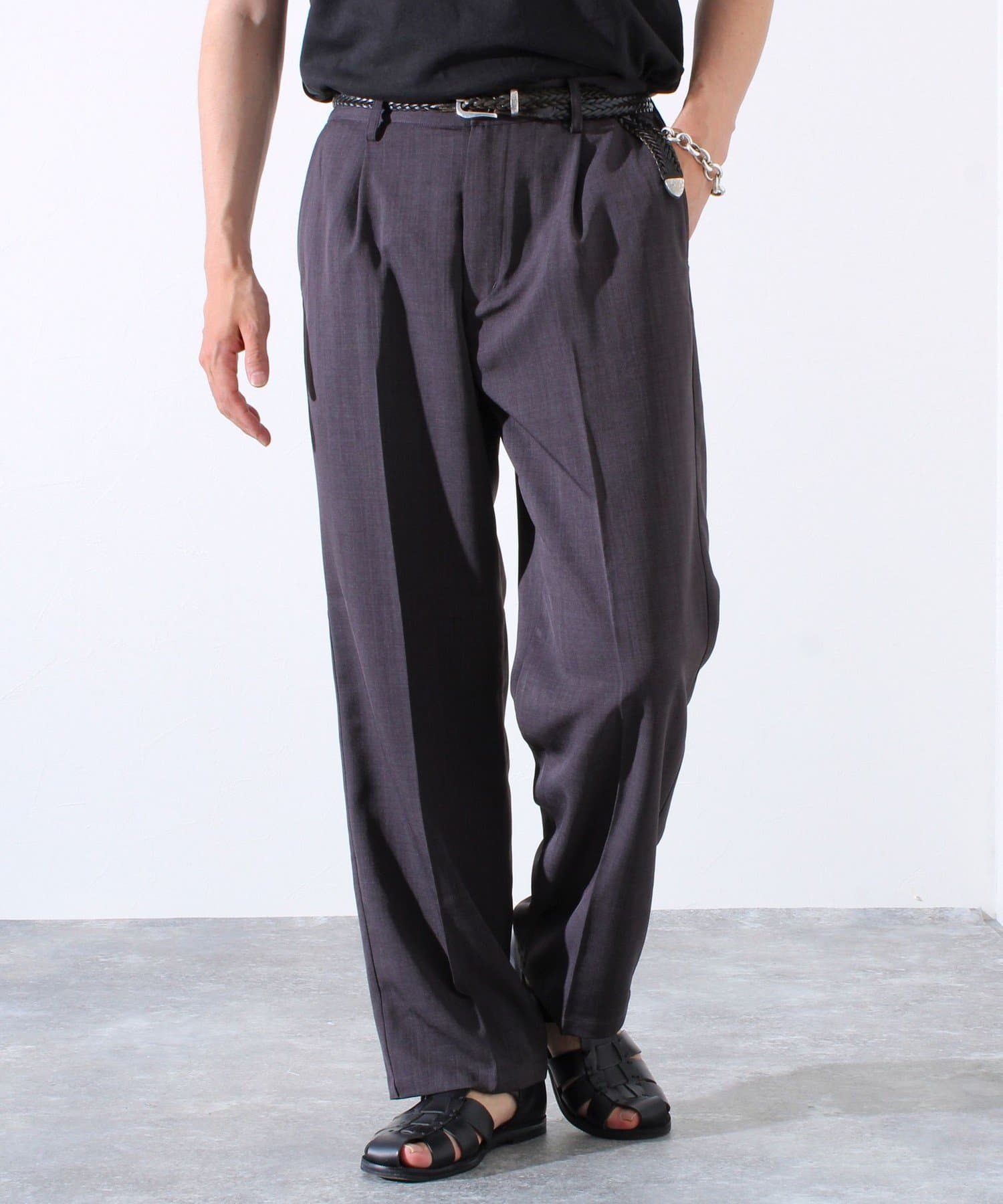 FREDY & GLOSTER(フレディ アンド グロスター) 【GLOSTER】タック入り ドライポリ ワイドストレート スラックスパンツ