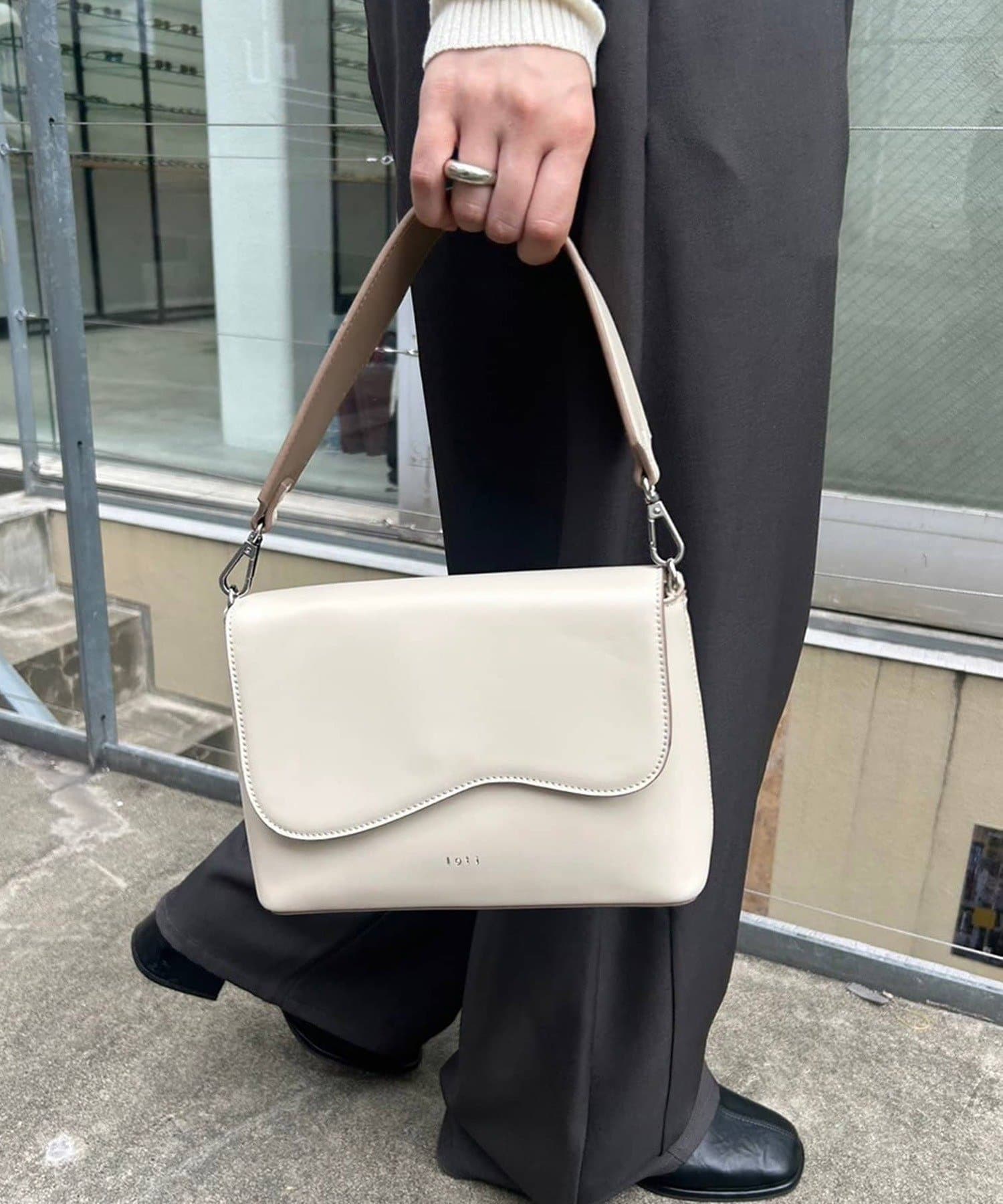 mline(エムライン) loti ビーンズフラップショルダーバッグ