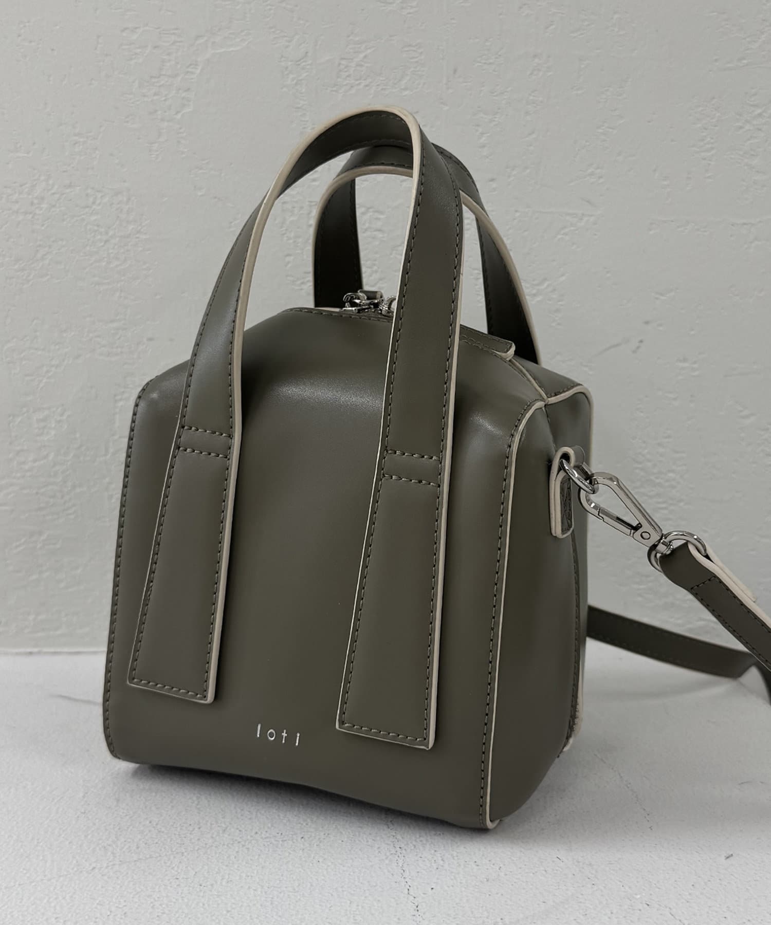 mline(エムライン) loti ボックスボストンBAG