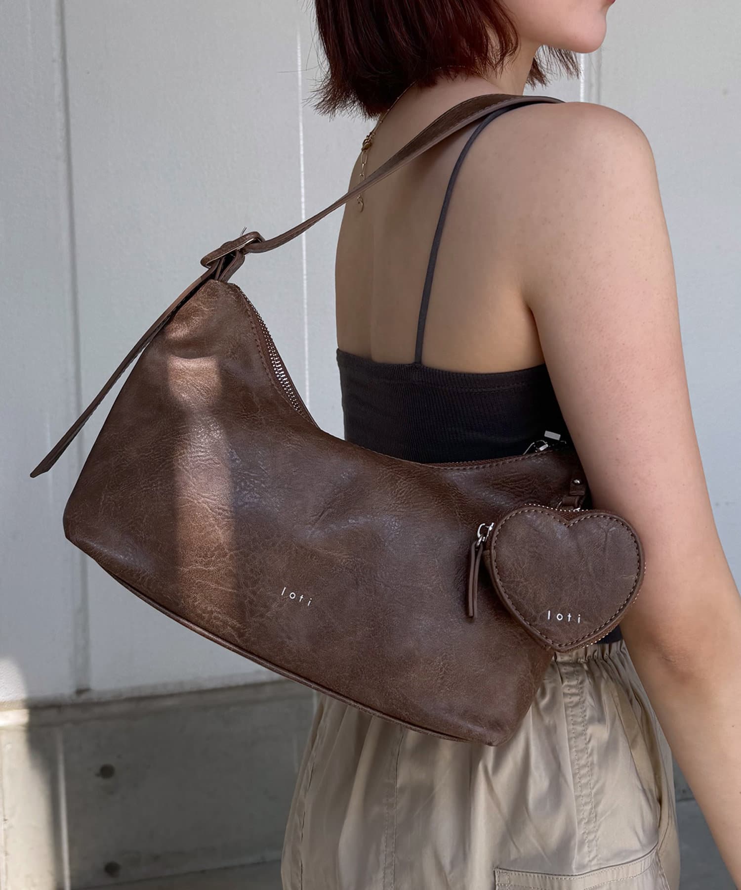 mline(エムライン) loti ハートポーチ付きホーボーBAG
