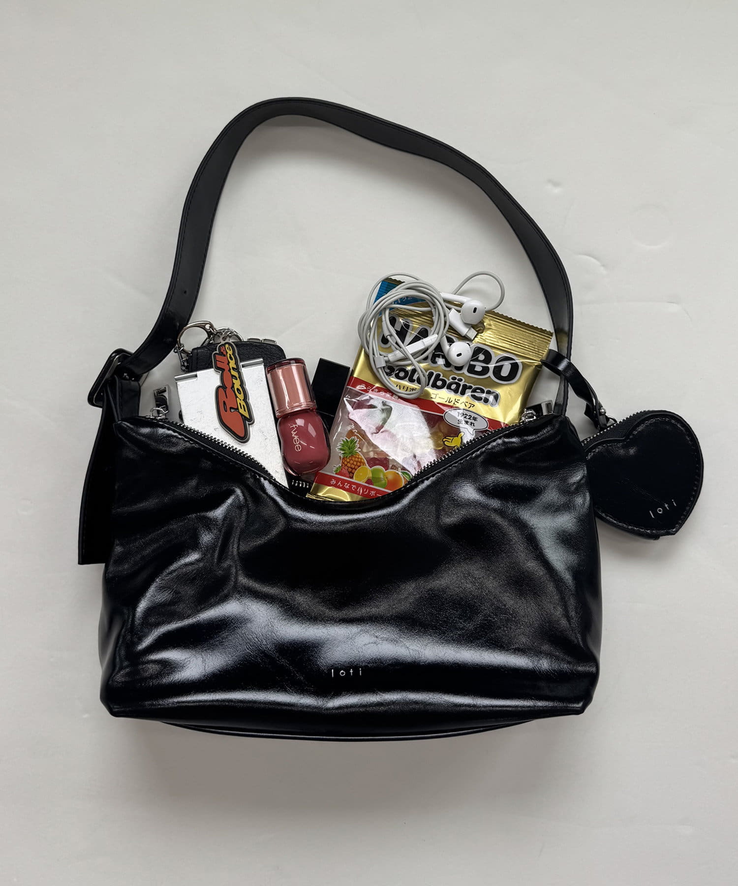 mline(エムライン) loti ハートポーチ付きホーボーBAG
