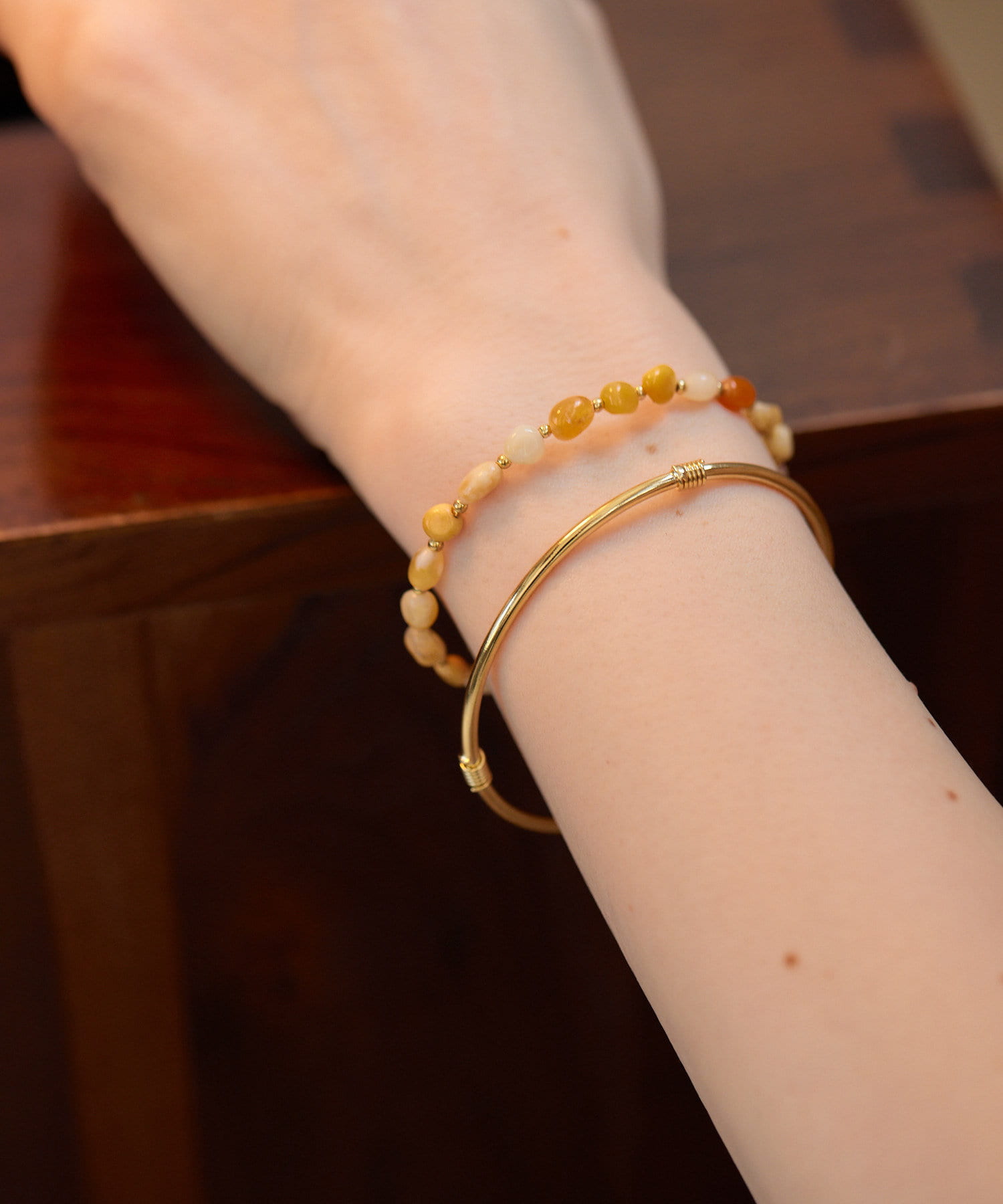 ear PAPILLONNER(イア パピヨネ) ナチュラルカラーストーンセットバングル