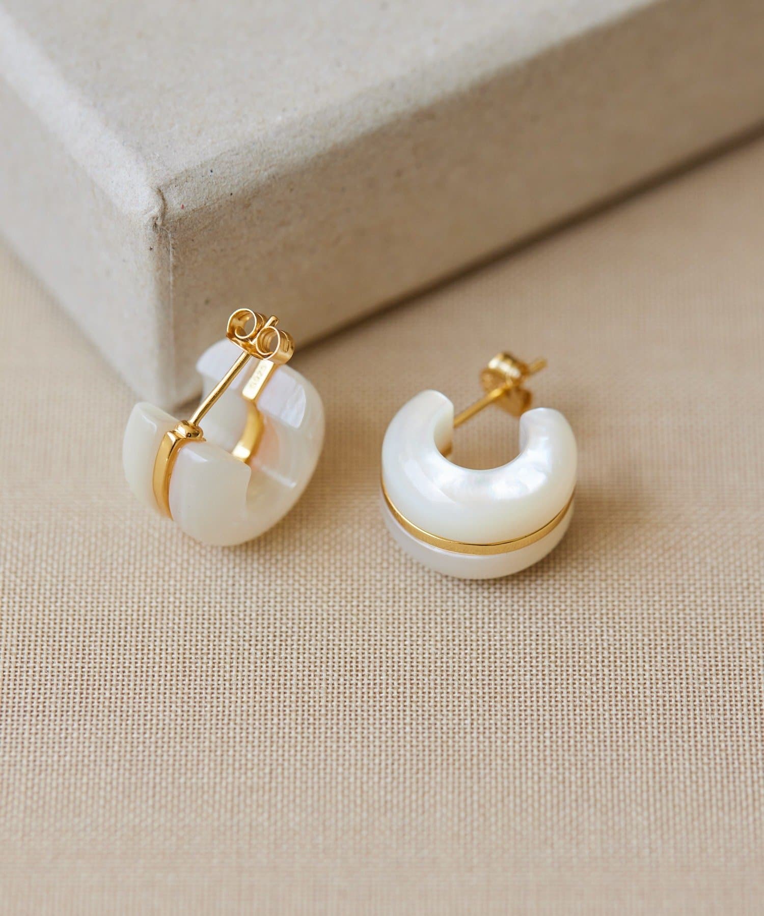 ear papillonner ホワイトローズピアスセットフープピアス2点セット ear papillonner ホワイトローズピアスセットフープピアス2点
