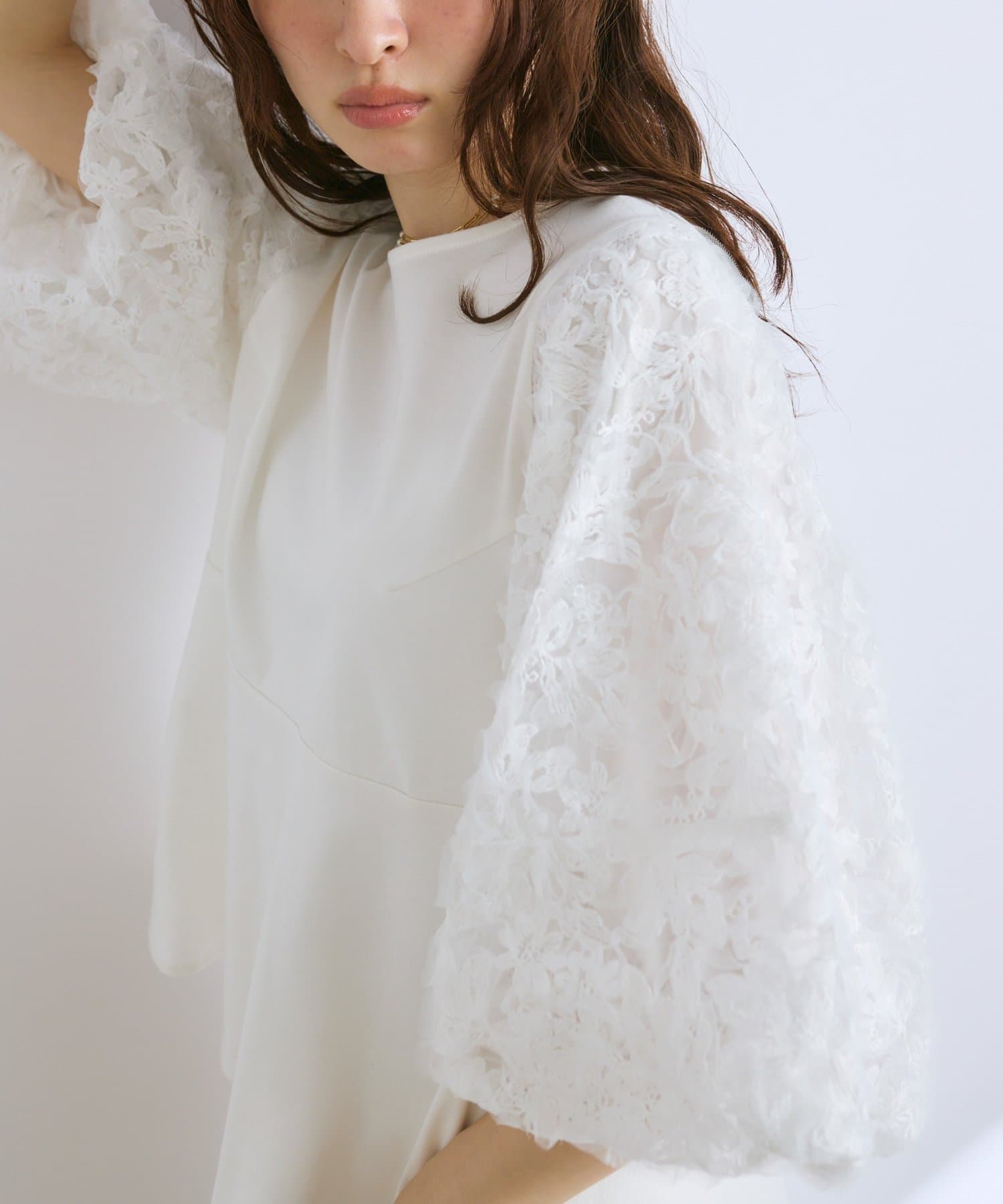 La boutique BonBon(ラブティックボンボン) 【気になる部分のカバー力抜群】お袖ボリュームレースカットソー