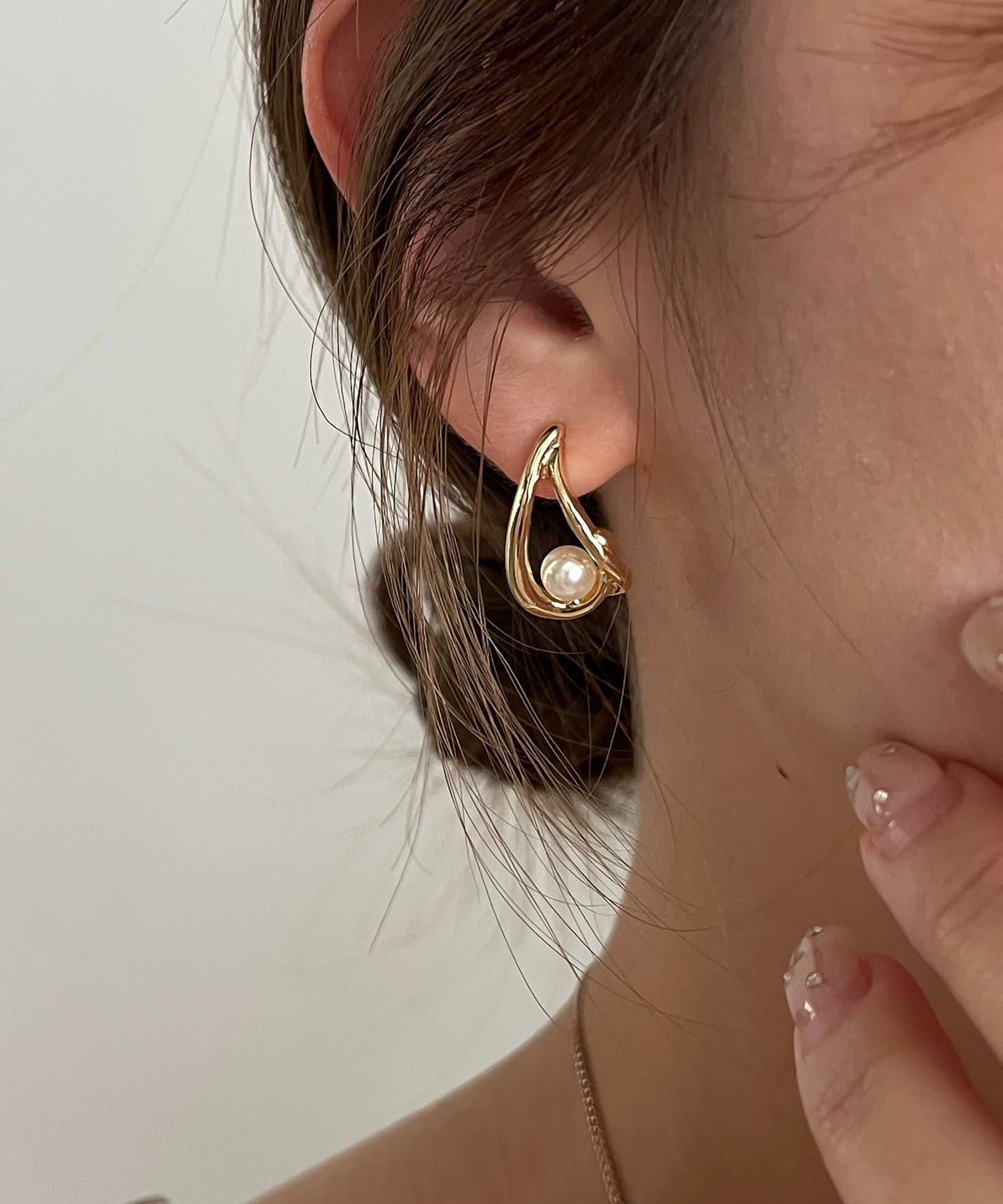 CAPRICIEUX LE'MAGE(カプリシュレマージュ) 〈GOLDY/ゴールディ〉ドロップパールピアス
