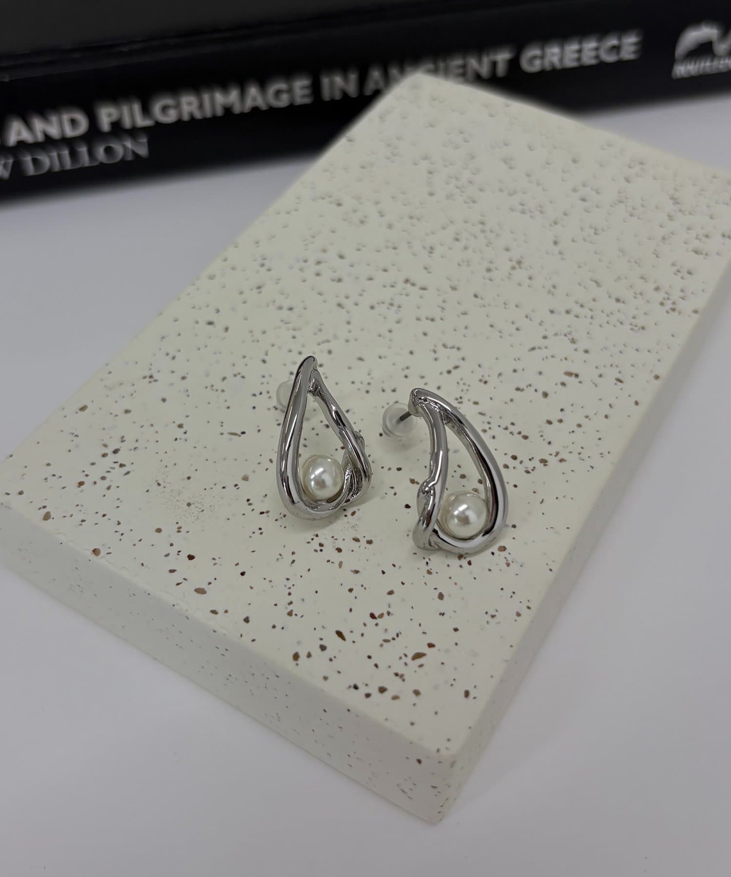 CAPRICIEUX LE'MAGE(カプリシュレマージュ) 〈GOLDY/ゴールディ〉ドロップパールピアス
