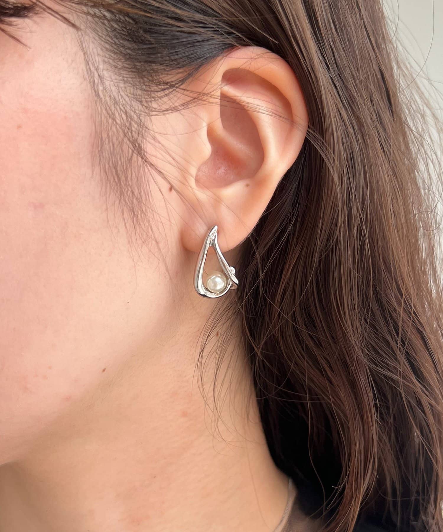 CAPRICIEUX LE'MAGE(カプリシュレマージュ) 〈GOLDY/ゴールディ〉ドロップパールピアス