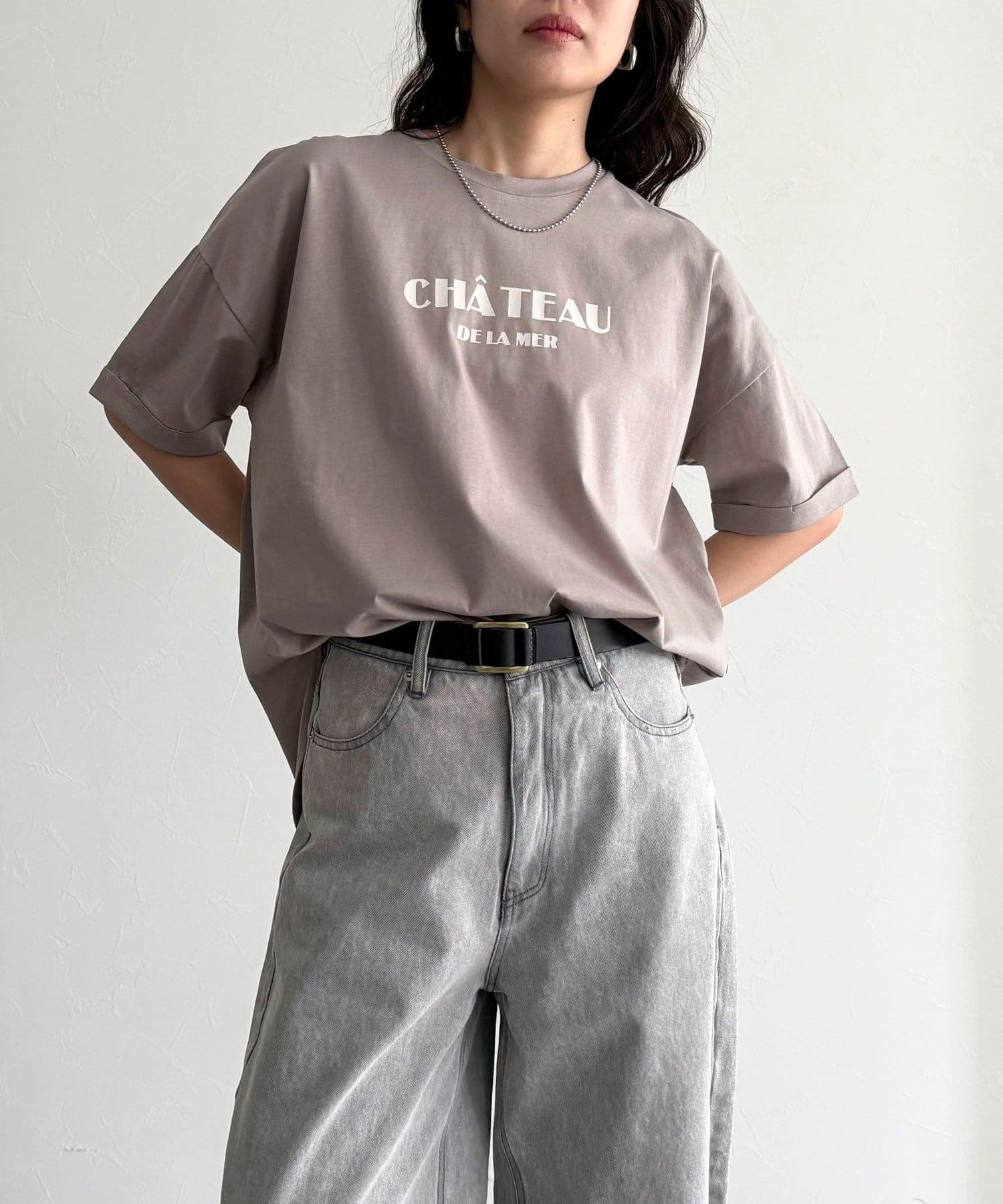 ◇fredy emue◇【2025 SS】着心地の良さが魅力的なシルケットロゴTシャツ●point・昨年人気だった英語のロゴがアクセントになった半袖Tシャツです・今期は少し袖丈を長くしてリニューアル！